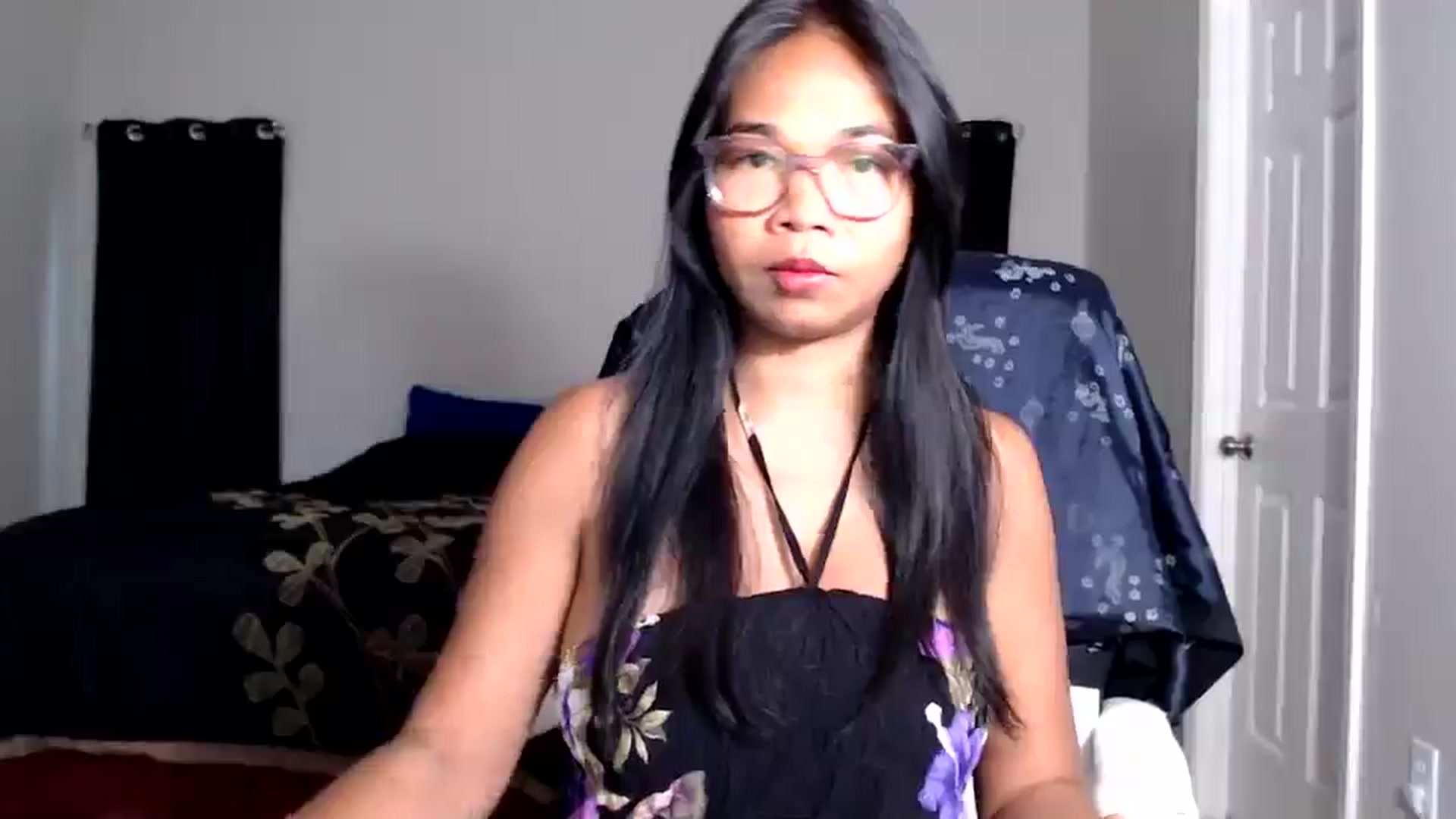 Gallery image thumbnail from Littlekai2025's myfreecams stream on, 05/05/2025, 24:01 image 9 of 20