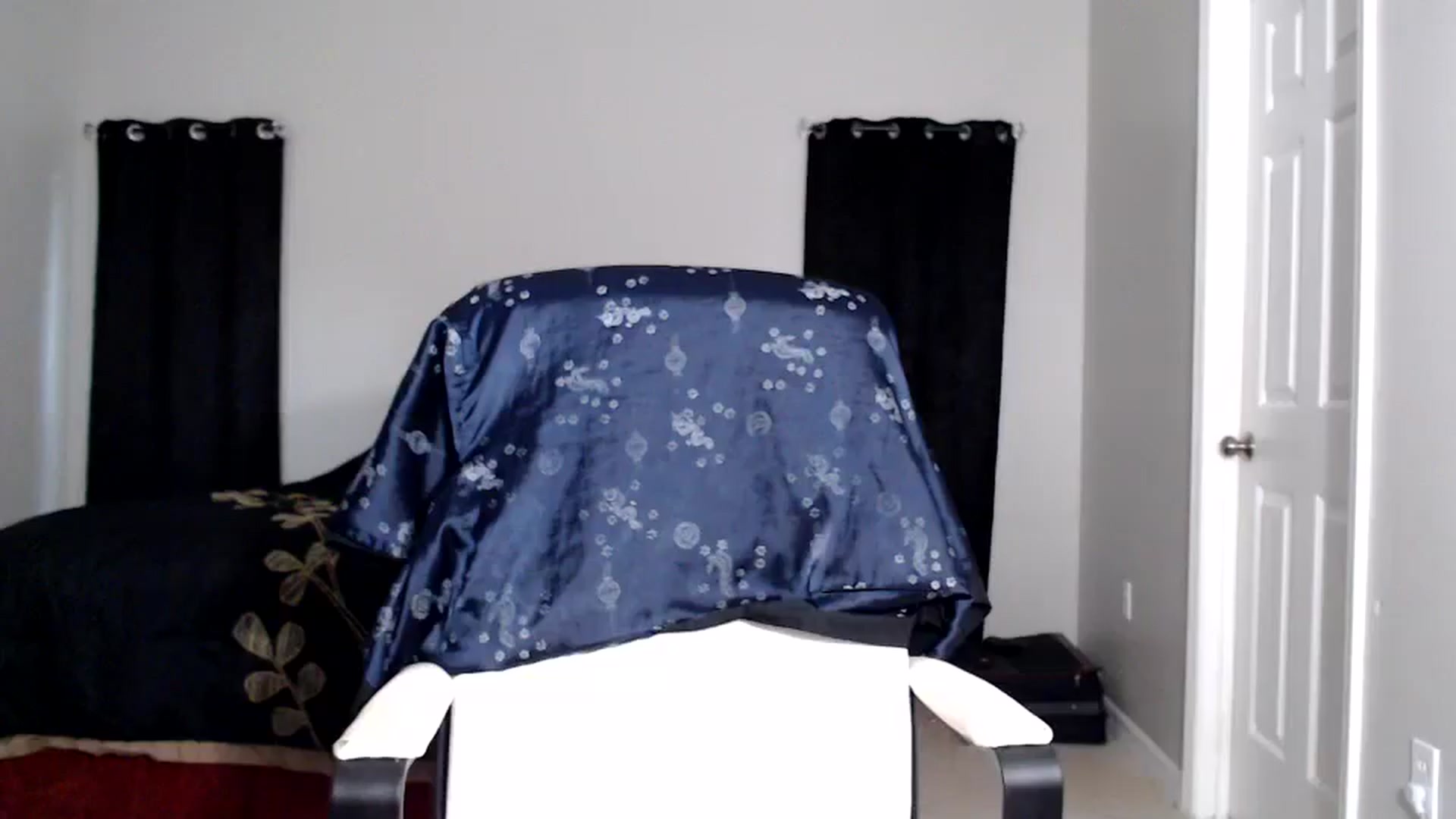 Gallery image thumbnail from Littlekai2025's myfreecams stream on, 05/05/2025, 24:01 image 5 of 20