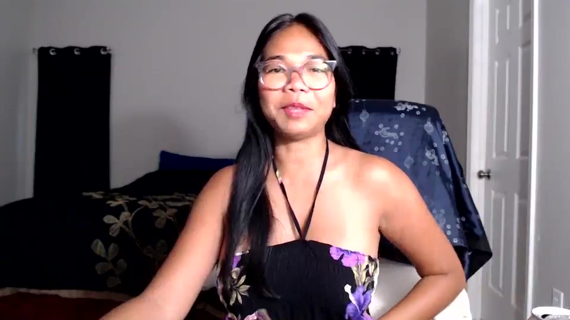 Gallery image thumbnail from Littlekai2025's myfreecams stream on, 05/05/2025, 24:01 image 18 of 20