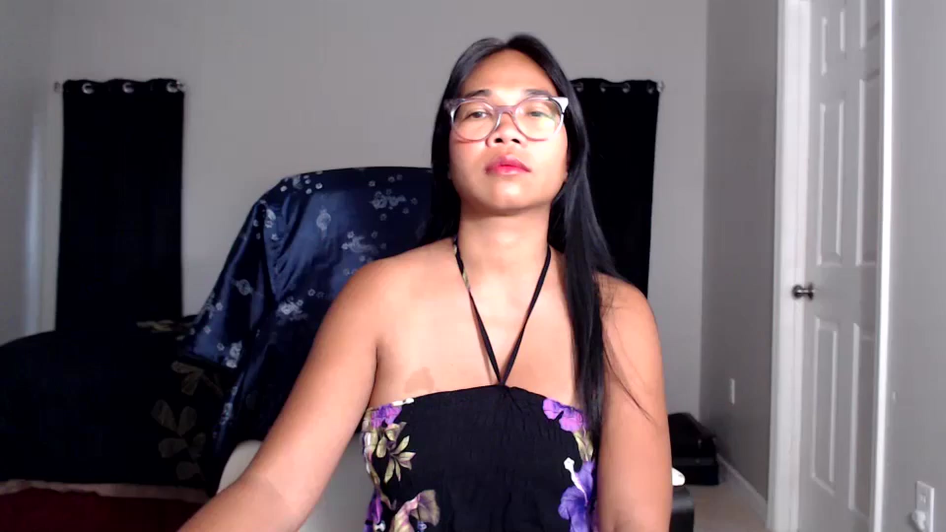 Gallery image thumbnail from Littlekai2025's myfreecams stream on, 05/05/2025, 24:01 image 1 of 20
