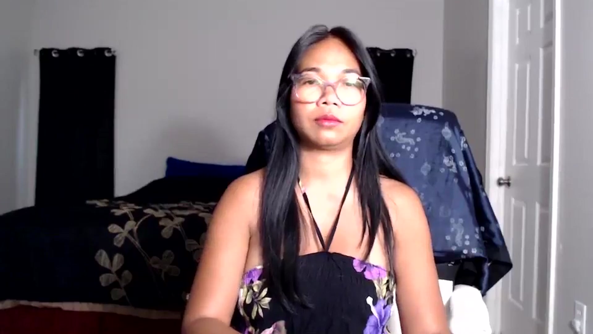Gallery image thumbnail from Littlekai2025's myfreecams stream on, 05/05/2025, 24:01 image 13 of 20