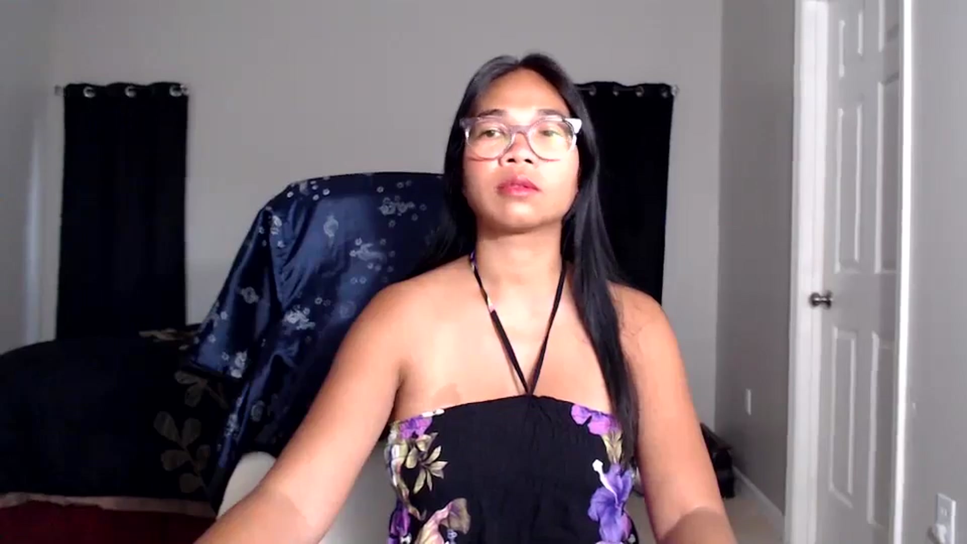 Gallery image thumbnail from Littlekai2025's myfreecams stream on, 05/05/2025, 24:01 image 4 of 20