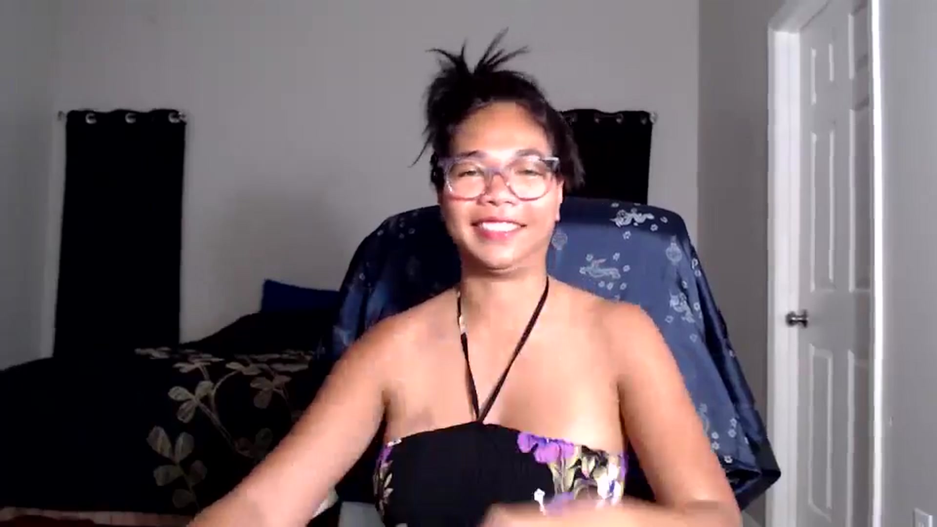 Gallery image thumbnail from Littlekai2025's myfreecams stream on, 05/05/2025, 03:26 image 13 of 20