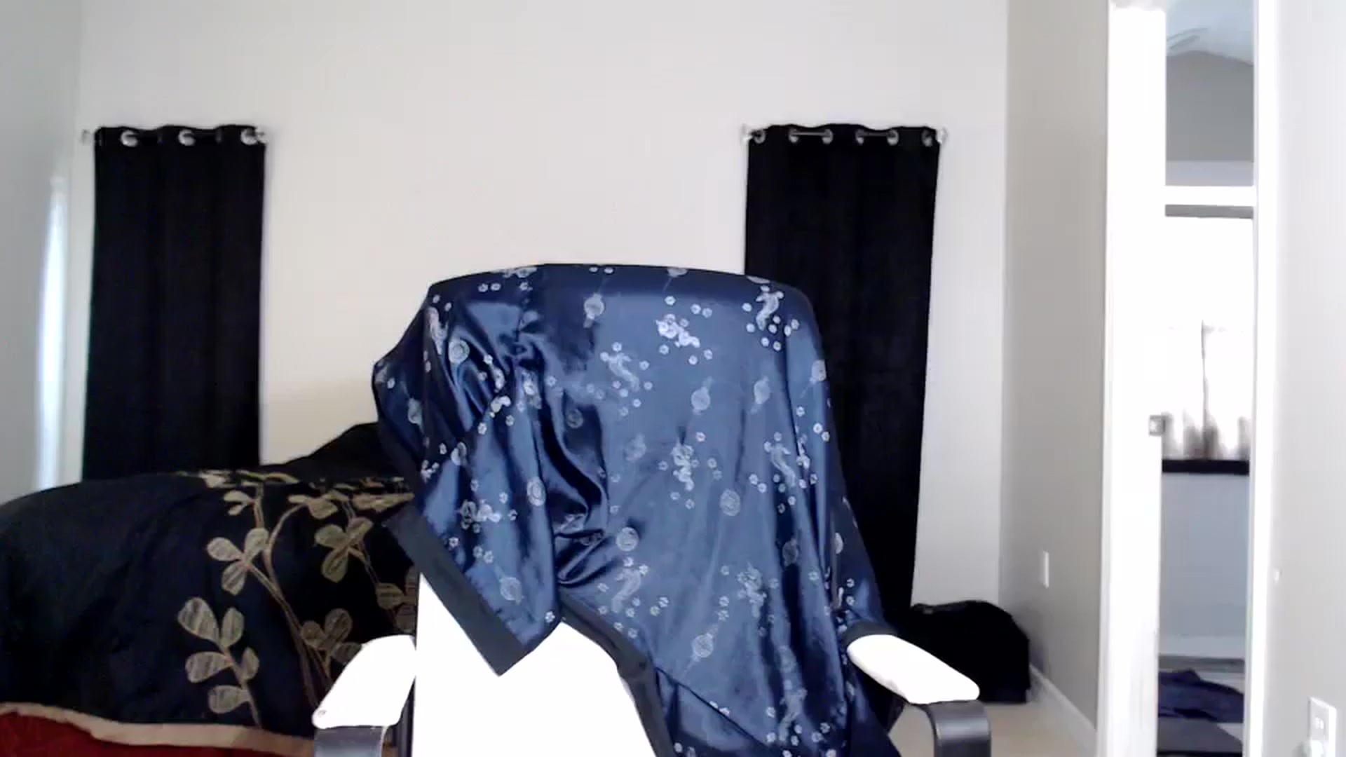Gallery image thumbnail from Littlekai2025's myfreecams stream on, 05/05/2025, 23:17 image 16 of 20