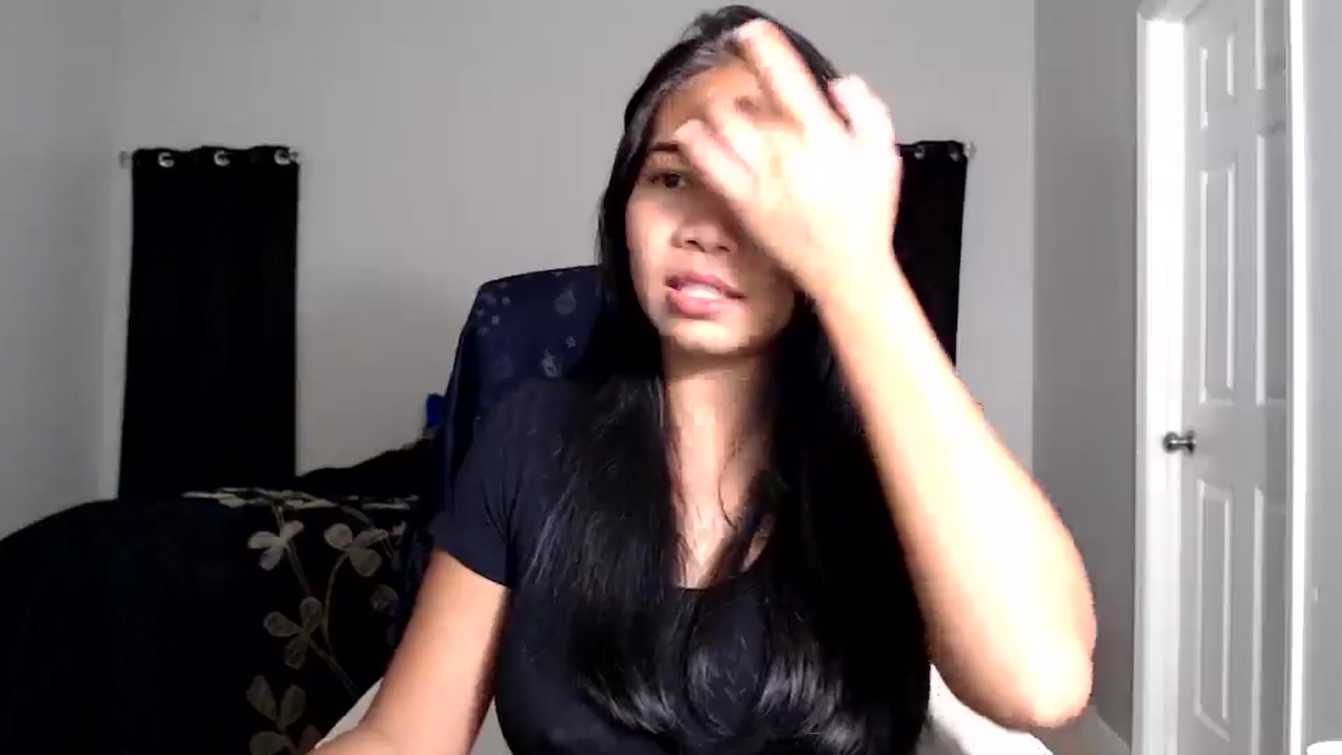 Gallery image thumbnail from Littlekai2025's myfreecams stream on, 05/07/2025, 03:50 image 18 of 20