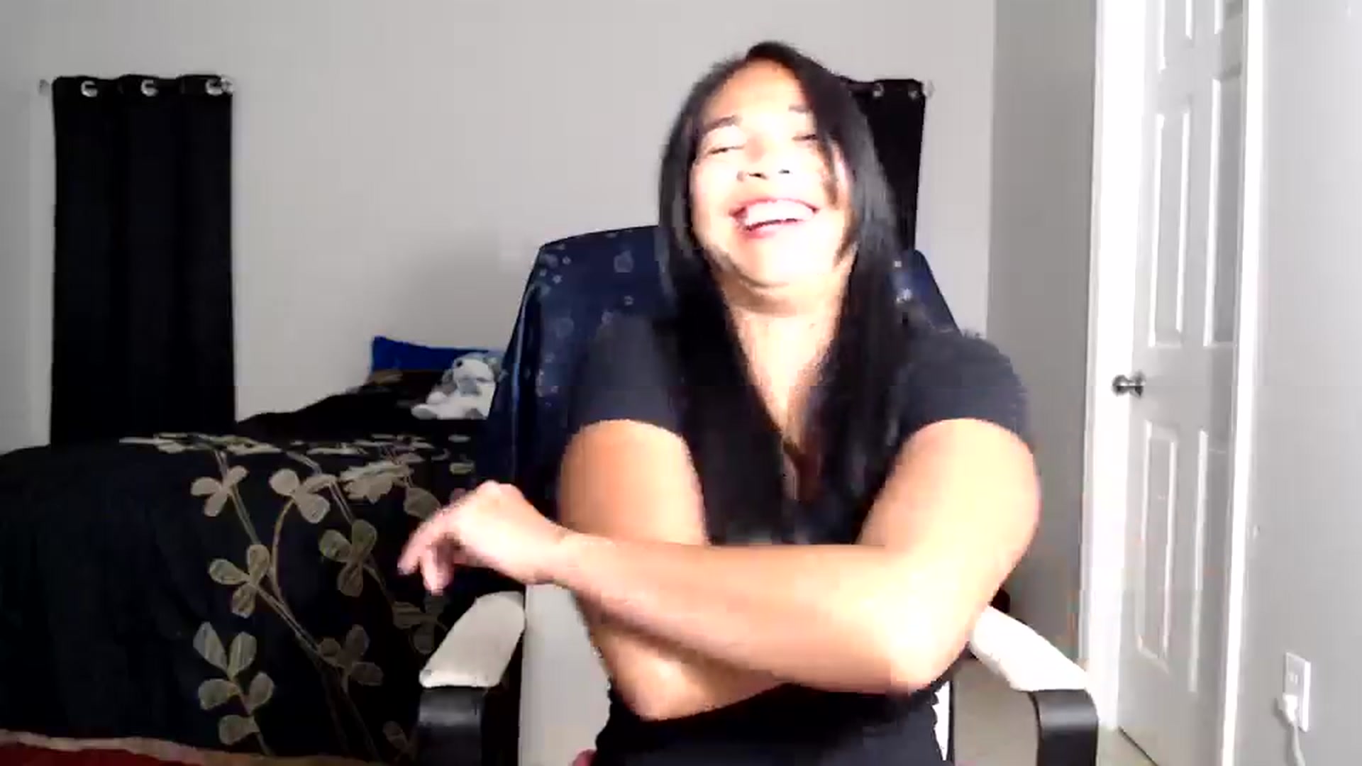 Gallery image thumbnail from Littlekai2025's myfreecams stream on, 05/07/2025, 03:50 image 3 of 20