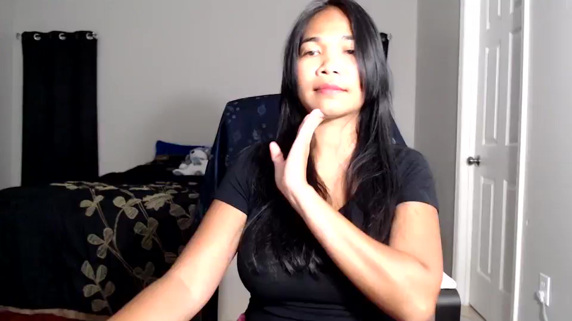 Gallery image thumbnail from Littlekai2025's myfreecams stream on, 05/07/2025, 03:50 image 1 of 20