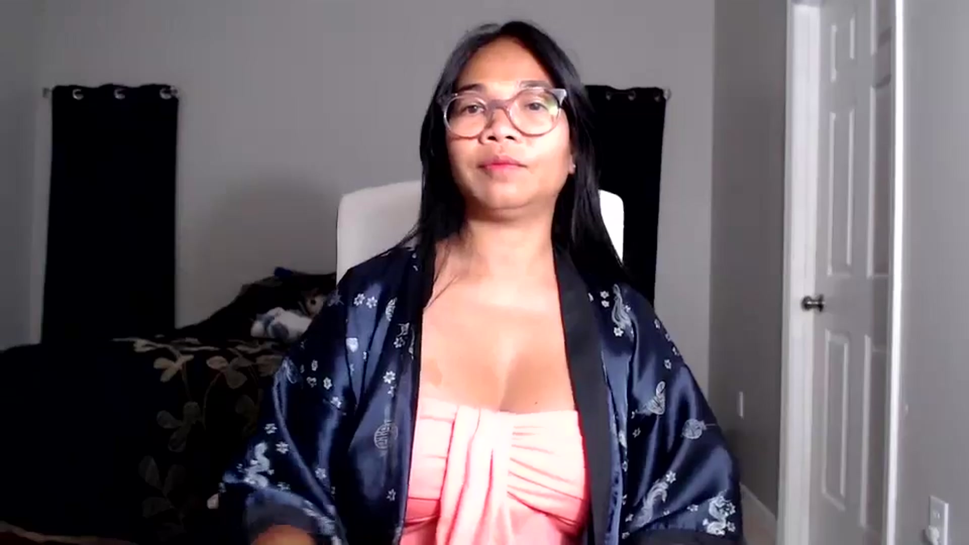Gallery image thumbnail from Littlekai2025's myfreecams stream on, 05/08/2025, 04:32 image 6 of 20