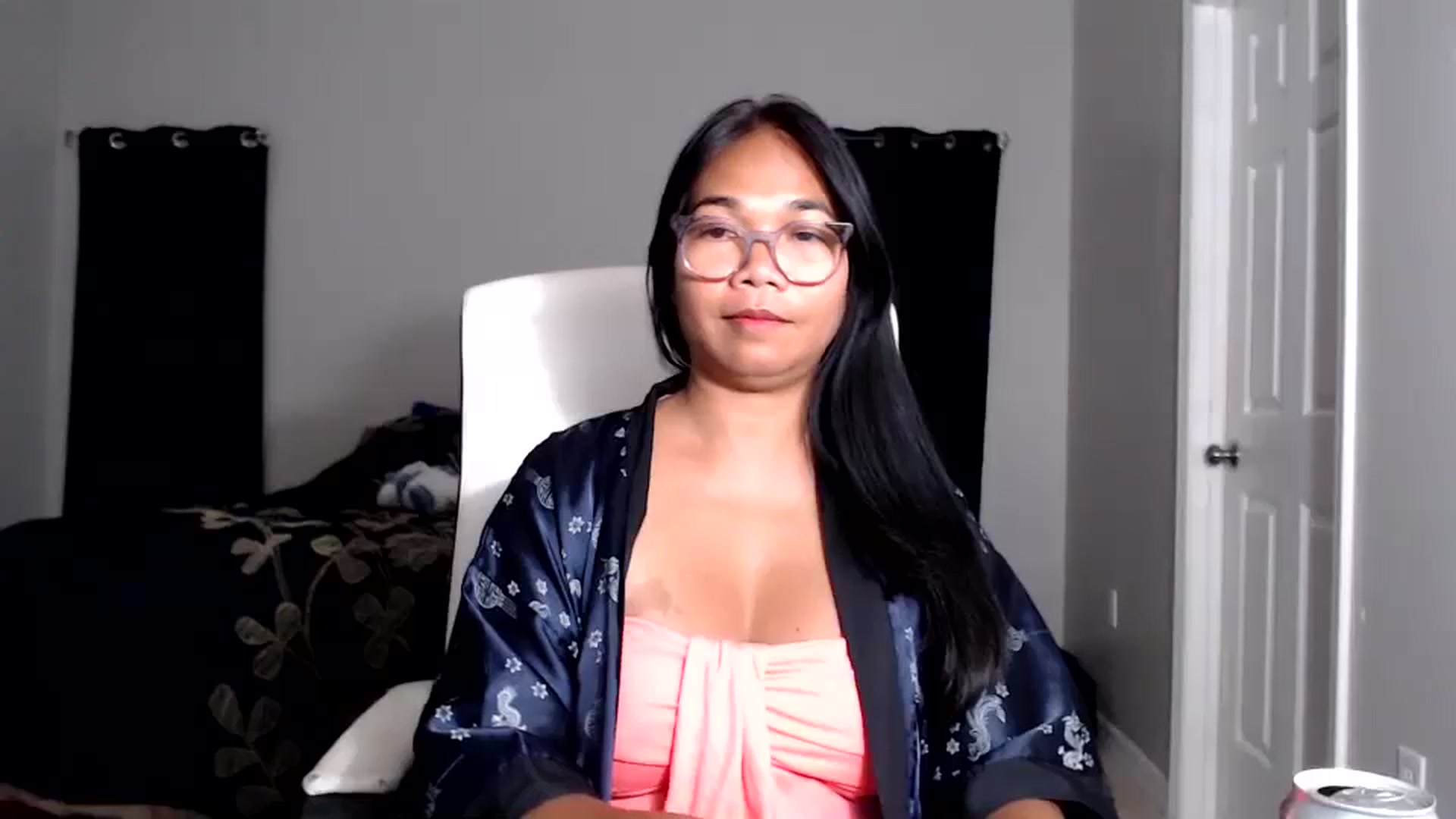 Gallery image thumbnail from Littlekai2025's myfreecams stream on, 05/08/2025, 04:32 image 3 of 20