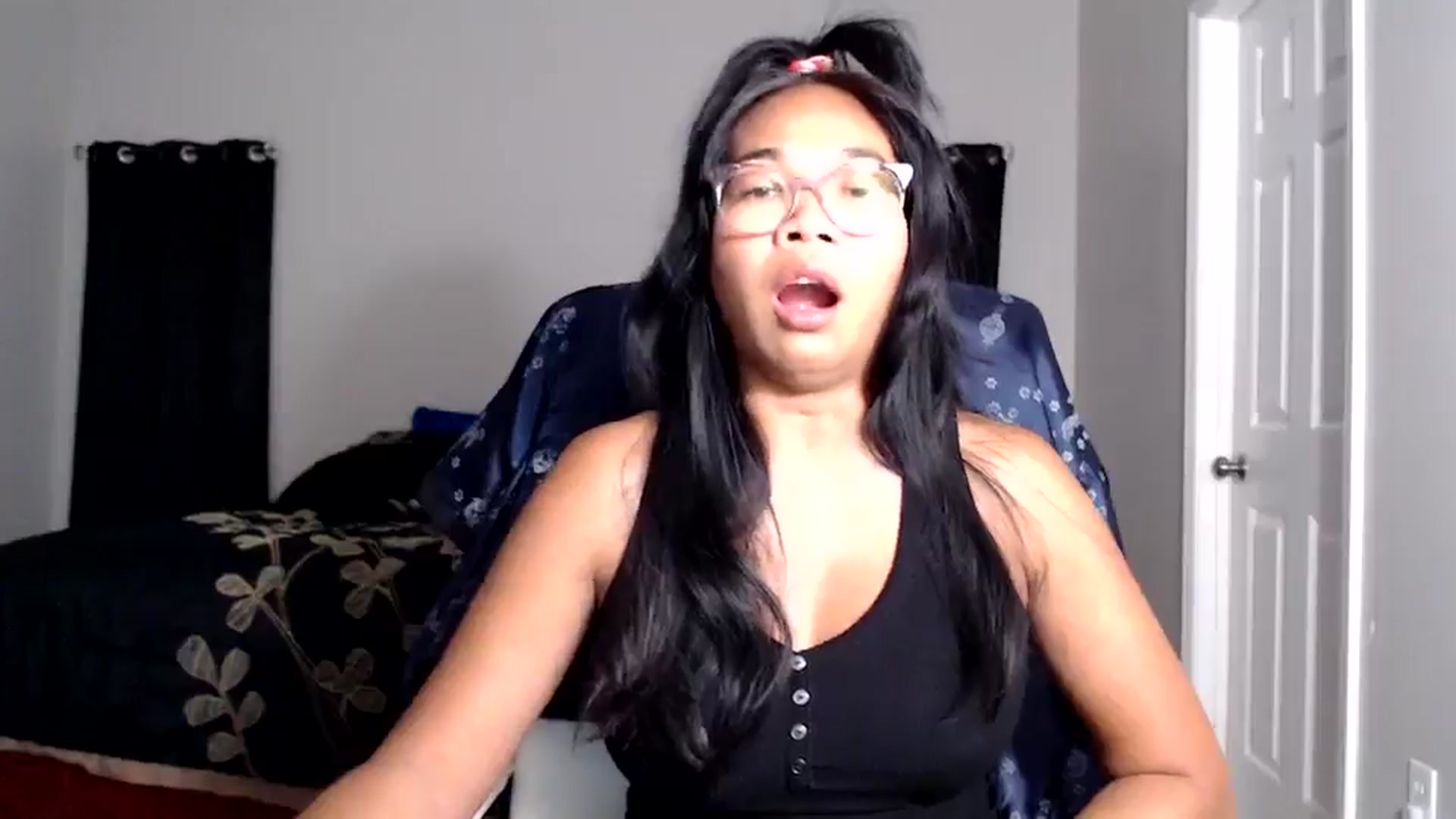 Gallery image thumbnail from Littlekai2025's myfreecams stream on, 05/09/2025, 04:15 image 4 of 20