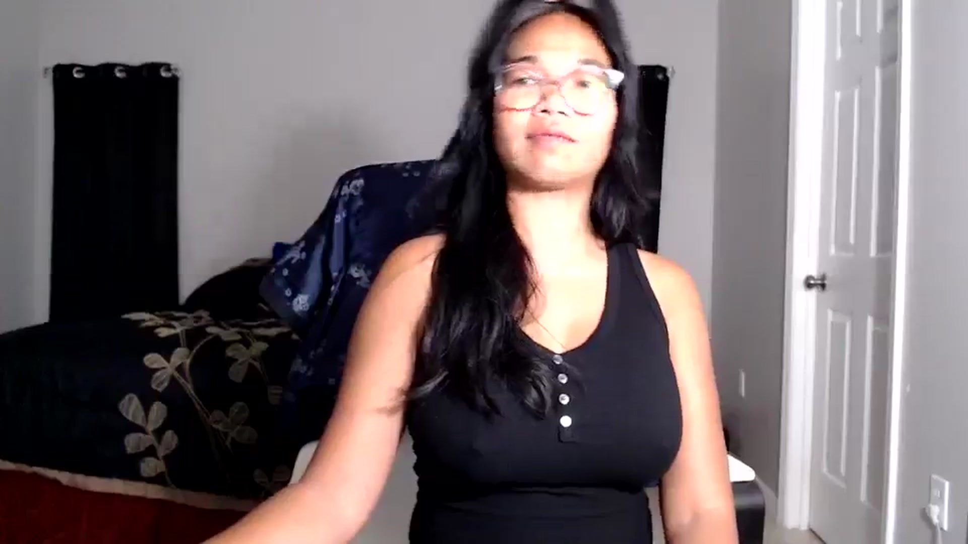 Gallery image thumbnail from Littlekai2025's myfreecams stream on, 05/09/2025, 04:15 image 14 of 20