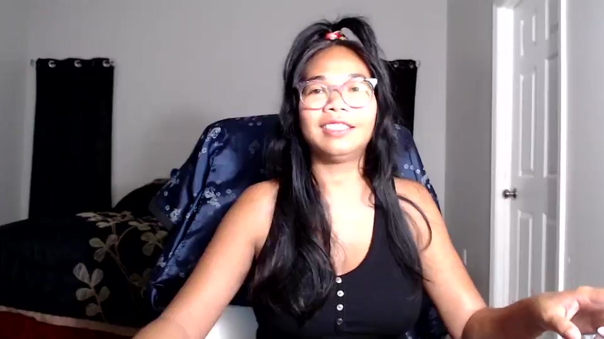 Gallery image thumbnail from Littlekai2025's myfreecams stream on, 05/09/2025, 04:15 image 5 of 20