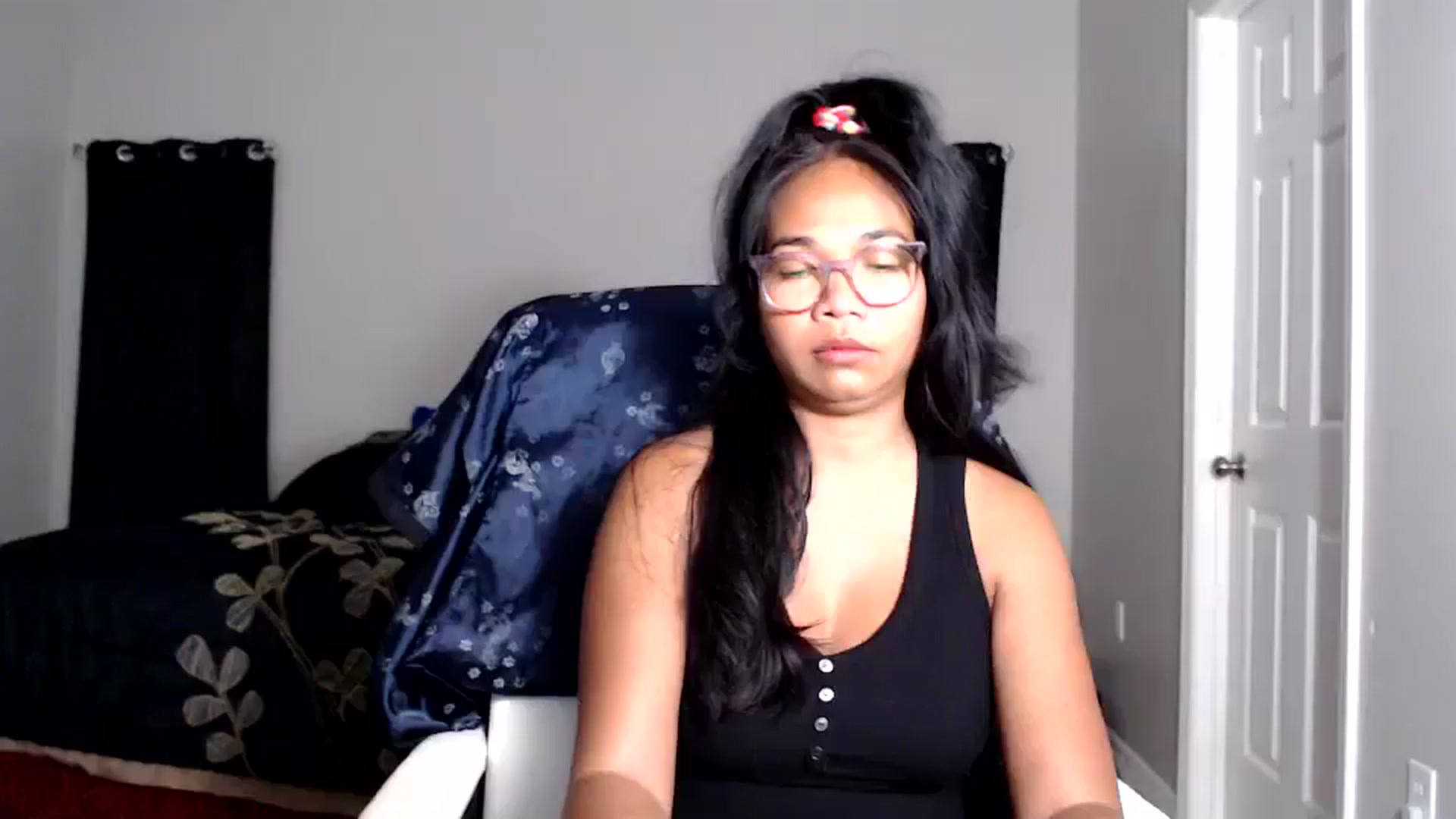 Gallery image thumbnail from Littlekai2025's myfreecams stream on, 05/09/2025, 04:15 image 2 of 20