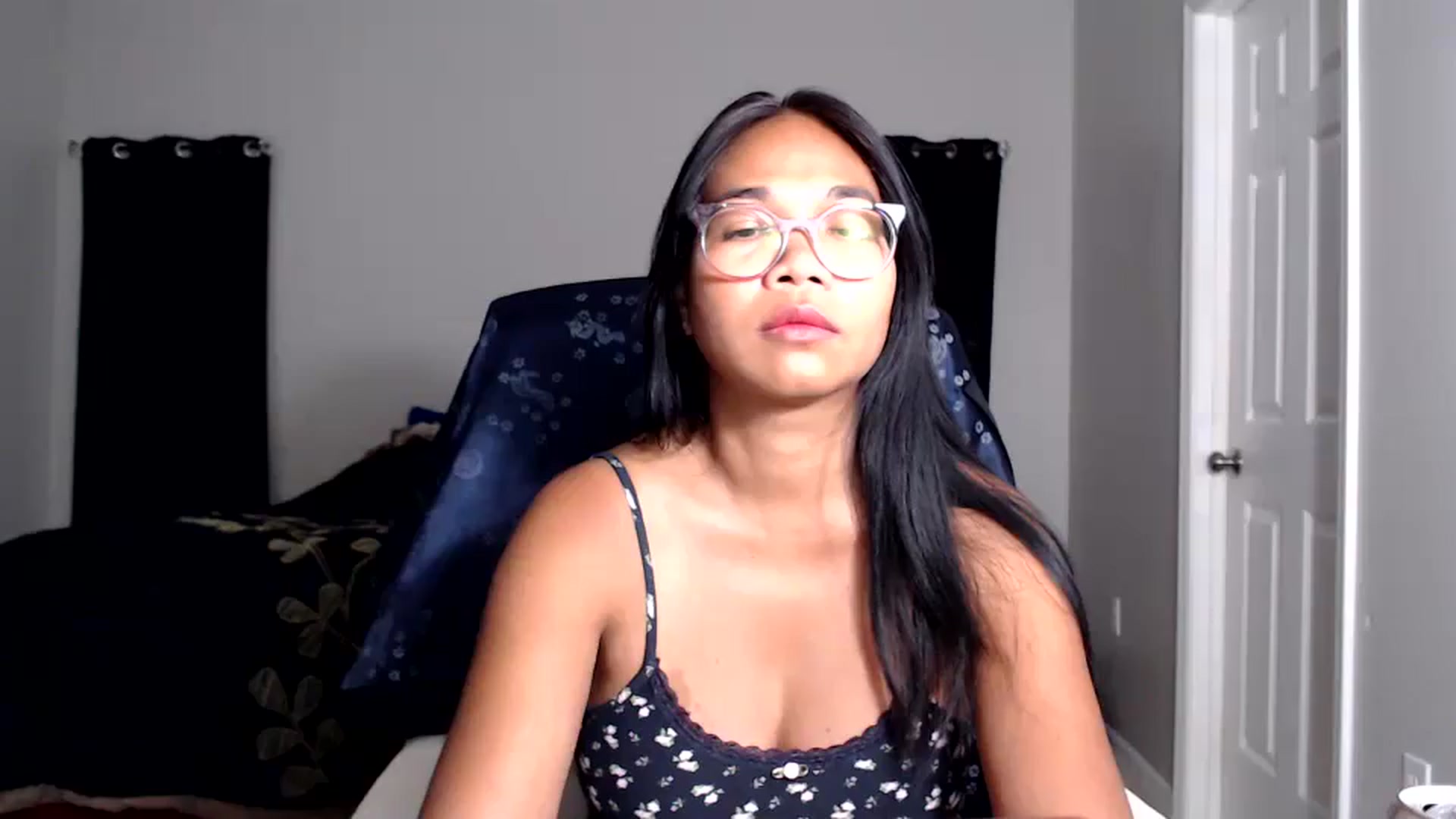 Gallery image thumbnail from Littlekai2025's myfreecams stream on, 05/10/2025, 01:34 image 10 of 20