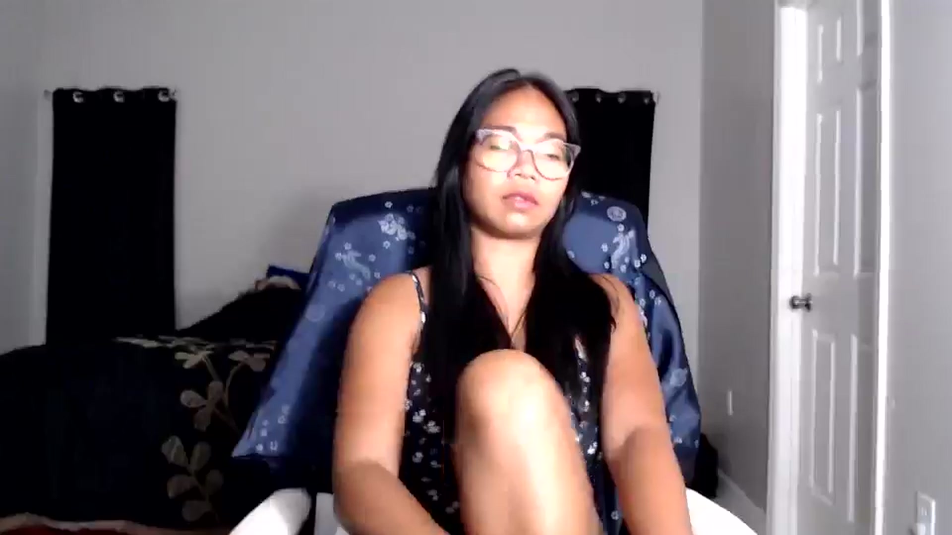 Gallery image thumbnail from Littlekai2025's myfreecams stream on, 05/10/2025, 01:34 image 18 of 20