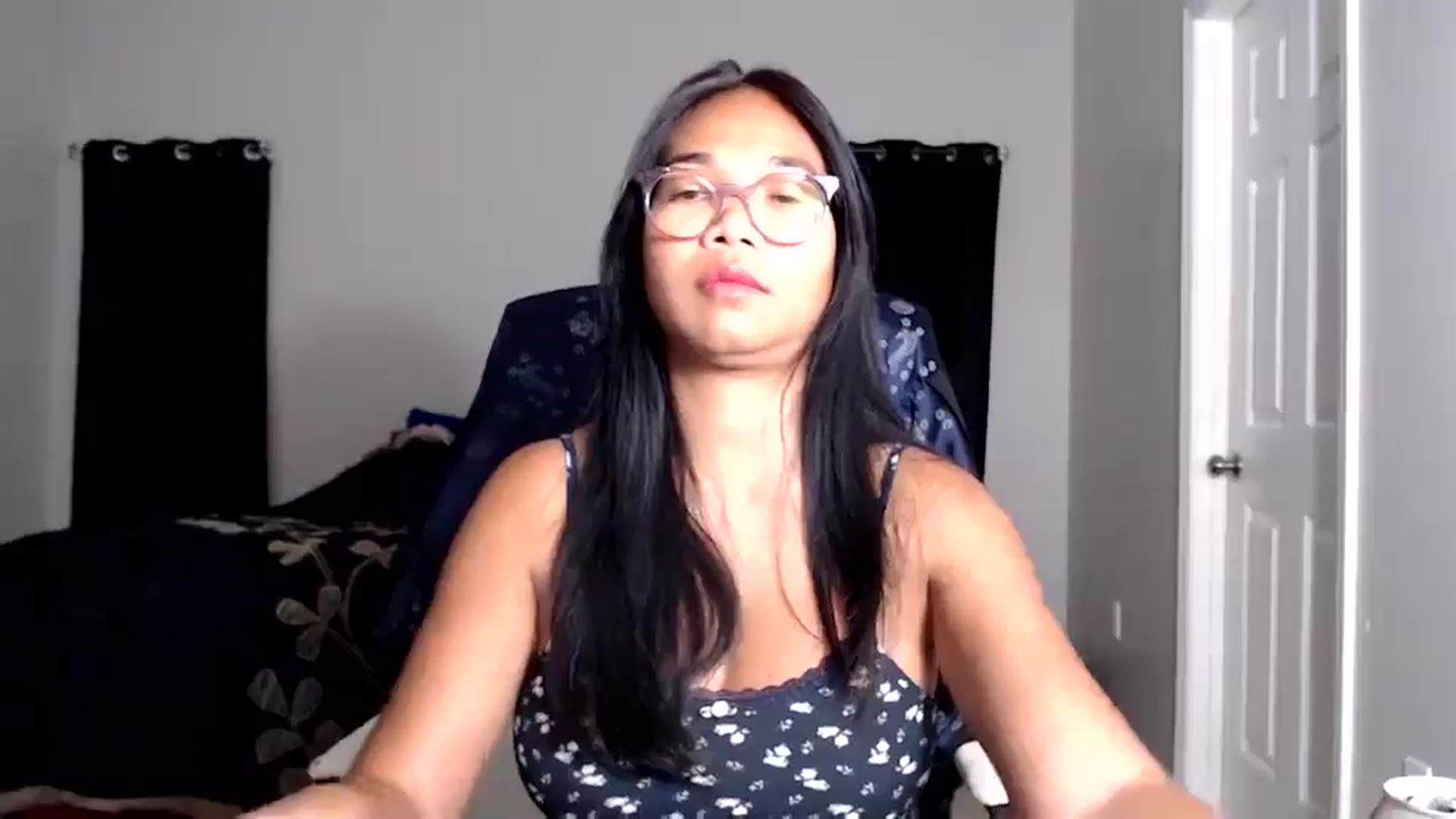 Gallery image thumbnail from Littlekai2025's myfreecams stream on, 05/10/2025, 01:34 image 7 of 20