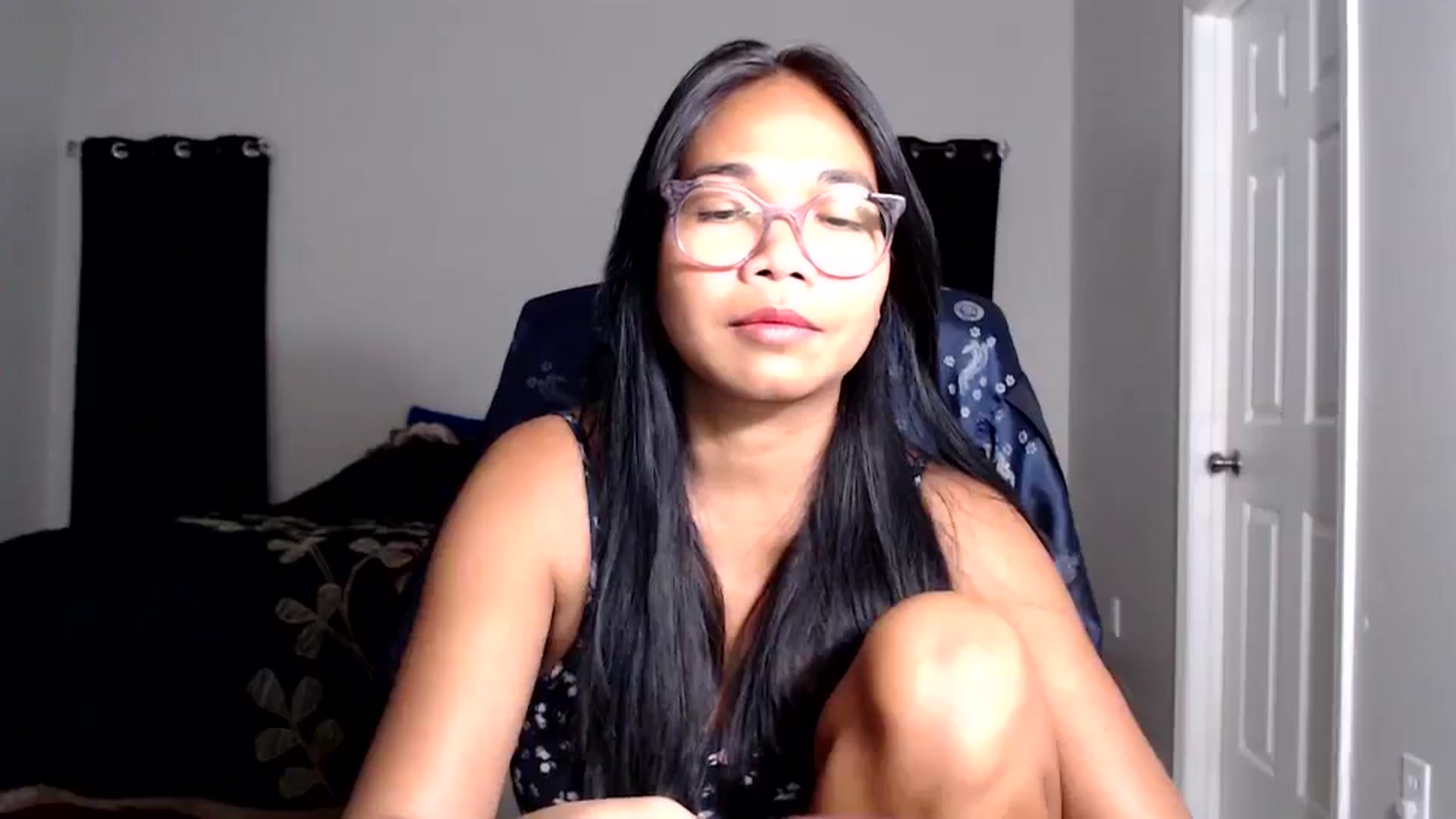Gallery image thumbnail from Littlekai2025's myfreecams stream on, 05/10/2025, 01:34 image 14 of 20
