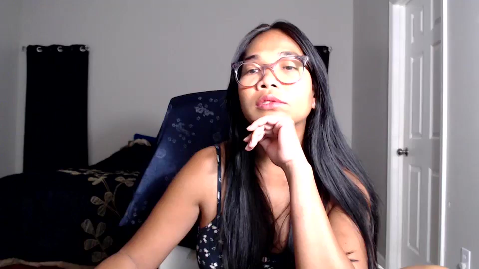 Gallery image thumbnail from Littlekai2025's myfreecams stream on, 05/10/2025, 01:34 image 16 of 20