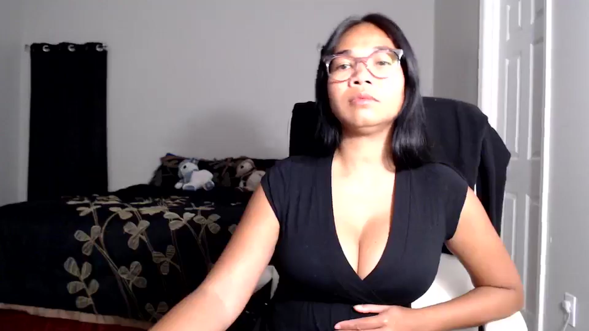 Gallery image thumbnail from Littlekai2025's myfreecams stream on, 05/12/2025, 03:12 image 7 of 20