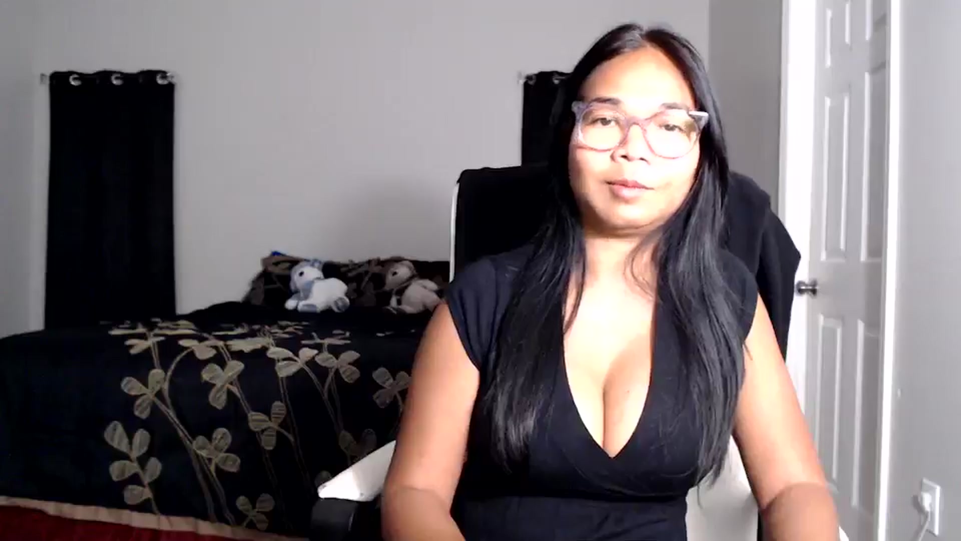 Gallery image thumbnail from Littlekai2025's myfreecams stream on, 05/12/2025, 03:12 image 9 of 20