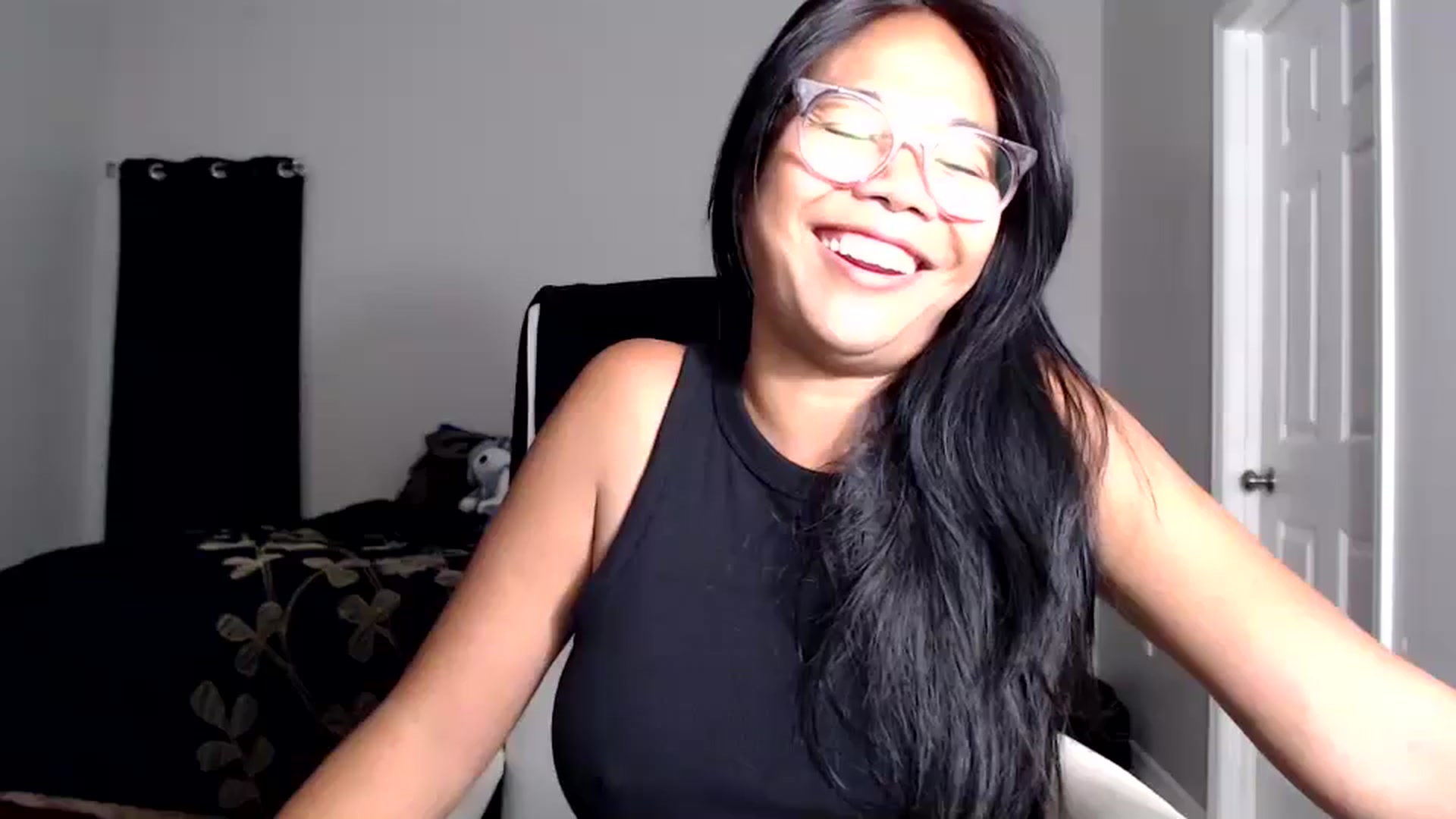 Gallery image thumbnail from Littlekai2025's myfreecams stream on, 05/12/2025, 03:12 image 20 of 20