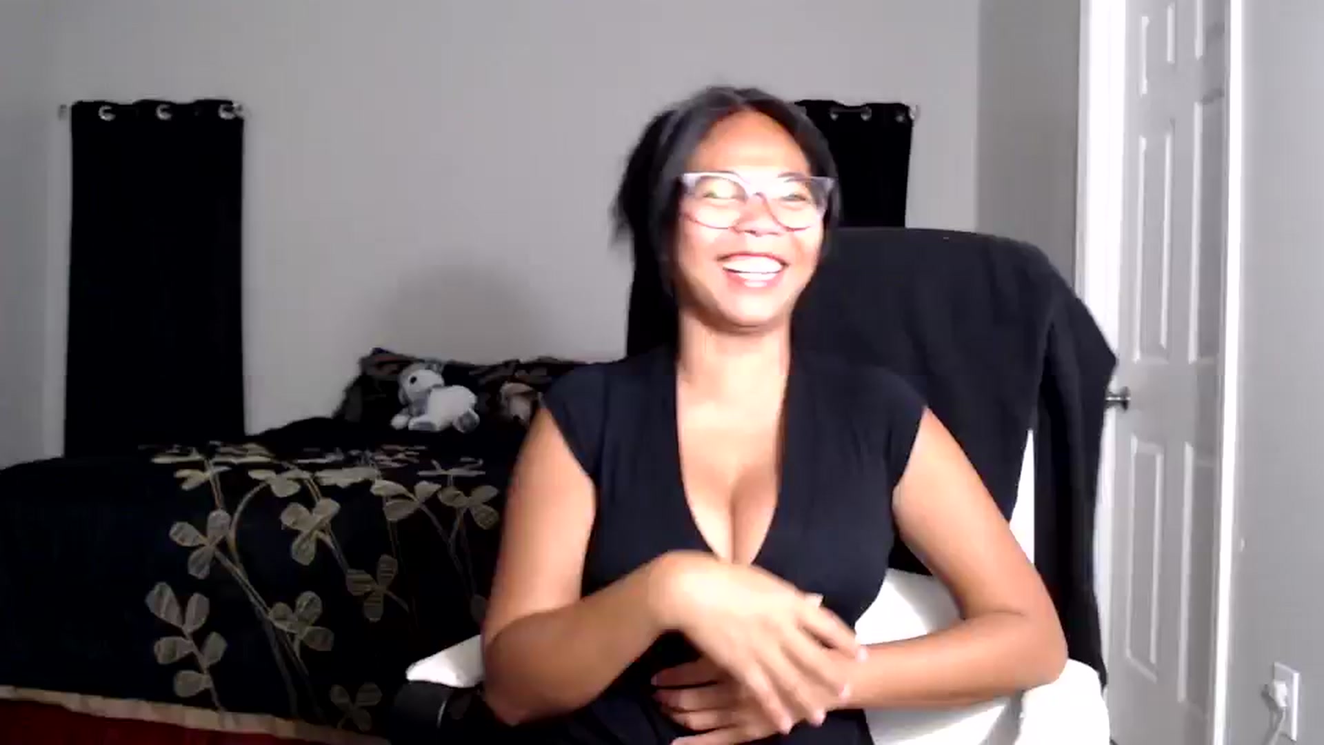 Gallery image thumbnail from Littlekai2025's myfreecams stream on, 05/12/2025, 03:12 image 14 of 20