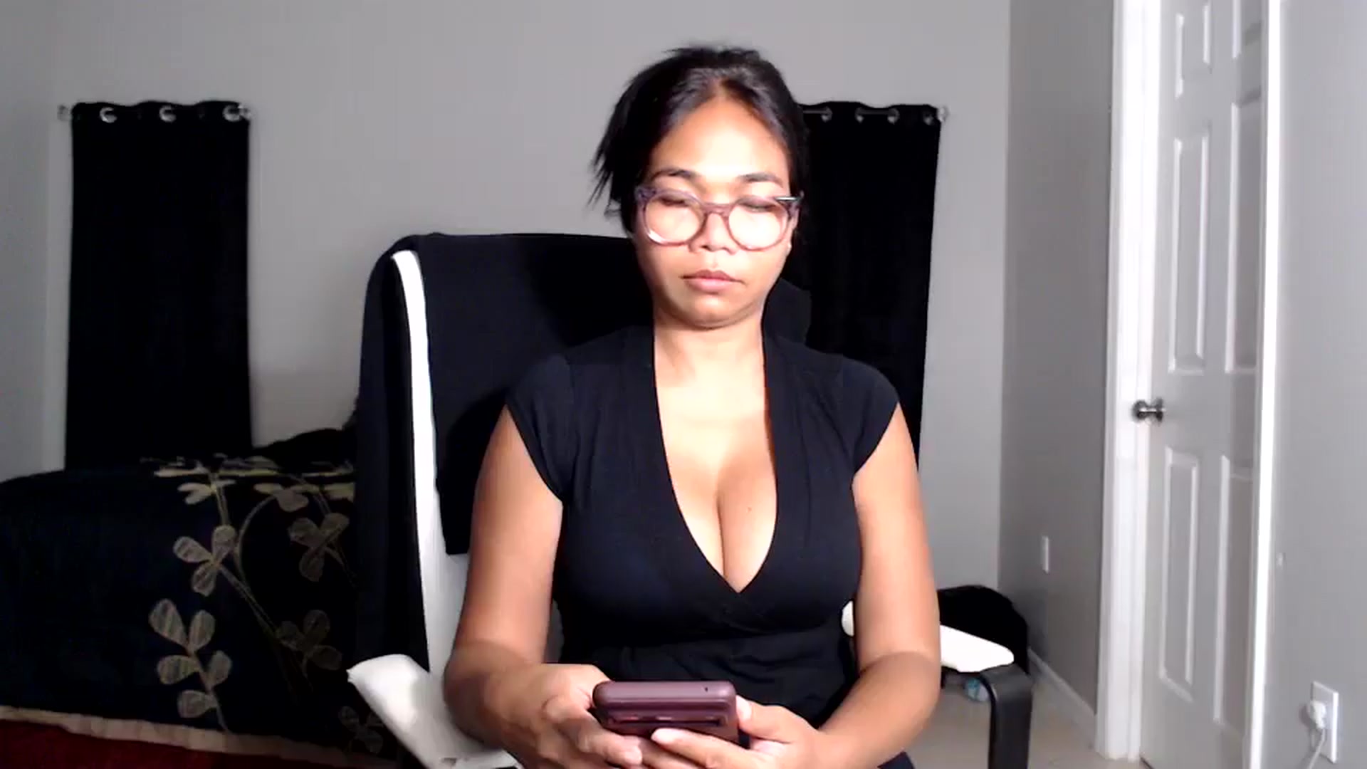 Gallery image thumbnail from Littlekai2025's myfreecams stream on, 05/12/2025, 03:12 image 12 of 20