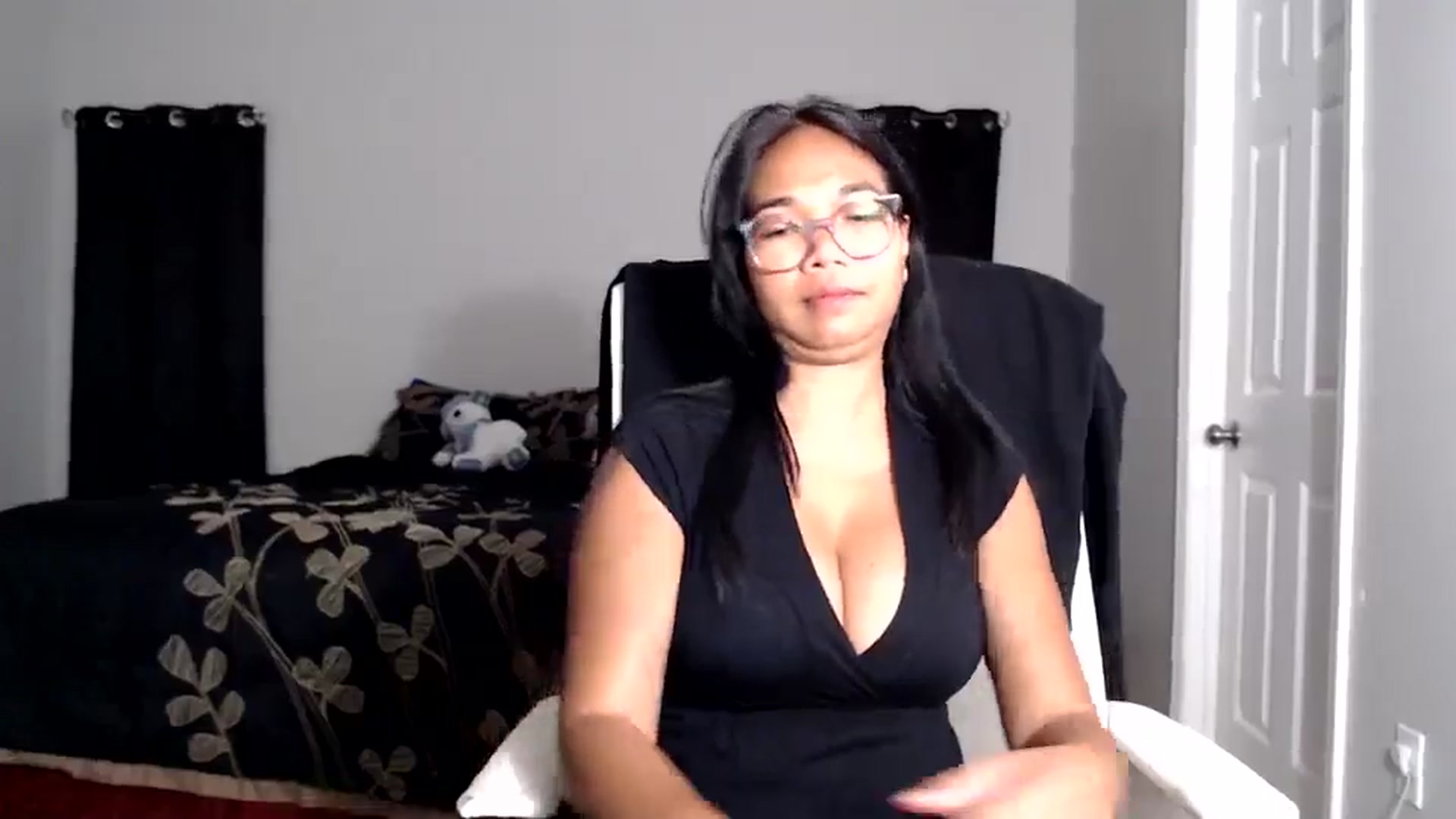 Gallery image thumbnail from Littlekai2025's myfreecams stream on, 05/12/2025, 03:12 image 6 of 20