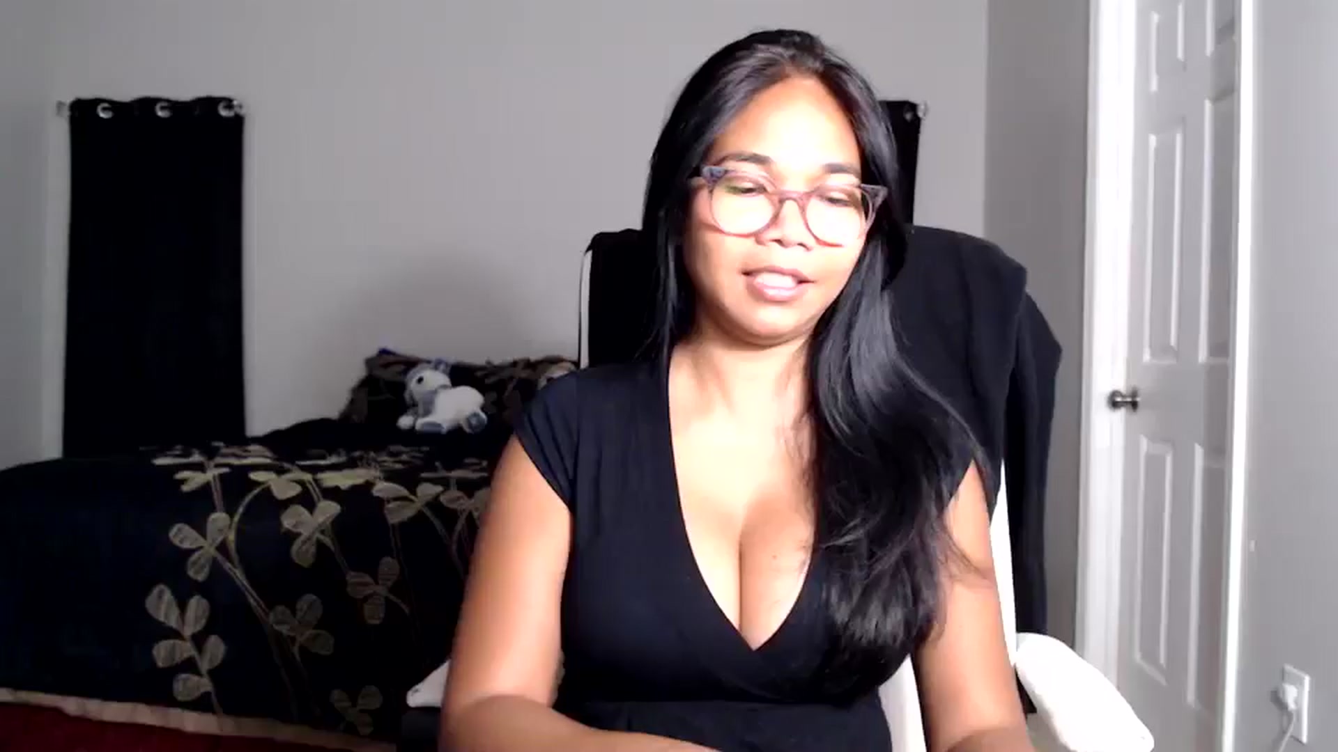Gallery image thumbnail from Littlekai2025's myfreecams stream on, 05/12/2025, 03:12 image 11 of 20