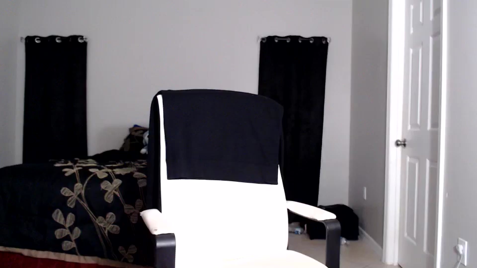 Gallery image thumbnail from Littlekai2025's myfreecams stream on, 05/12/2025, 03:12 image 15 of 20