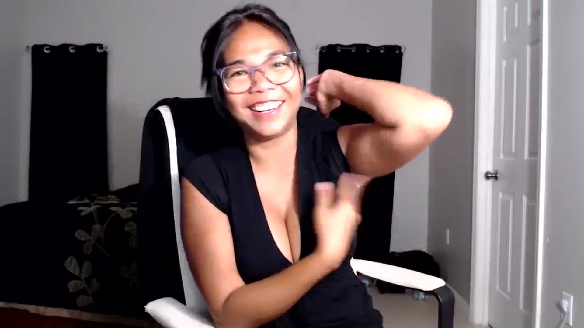 Gallery image thumbnail from Littlekai2025's myfreecams stream on, 05/12/2025, 03:12 image 13 of 20
