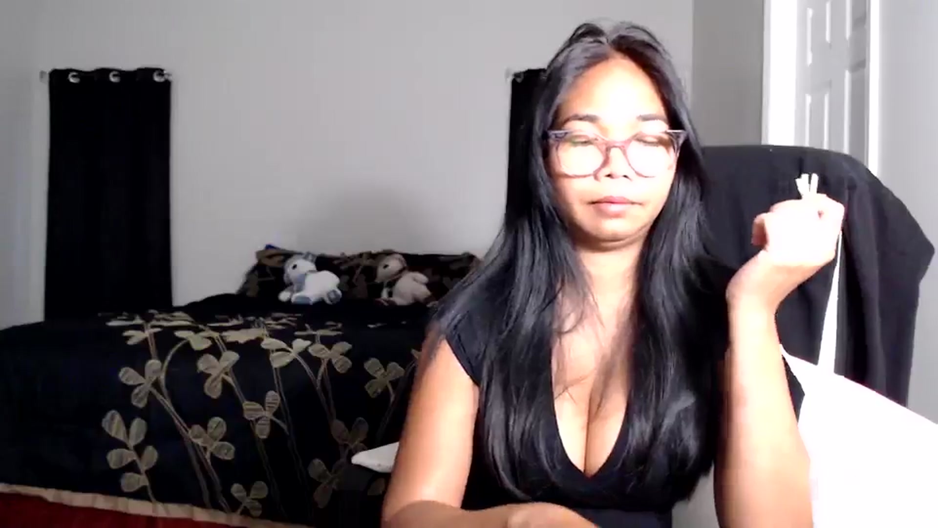 Gallery image thumbnail from Littlekai2025's myfreecams stream on, 05/12/2025, 03:12 image 5 of 20