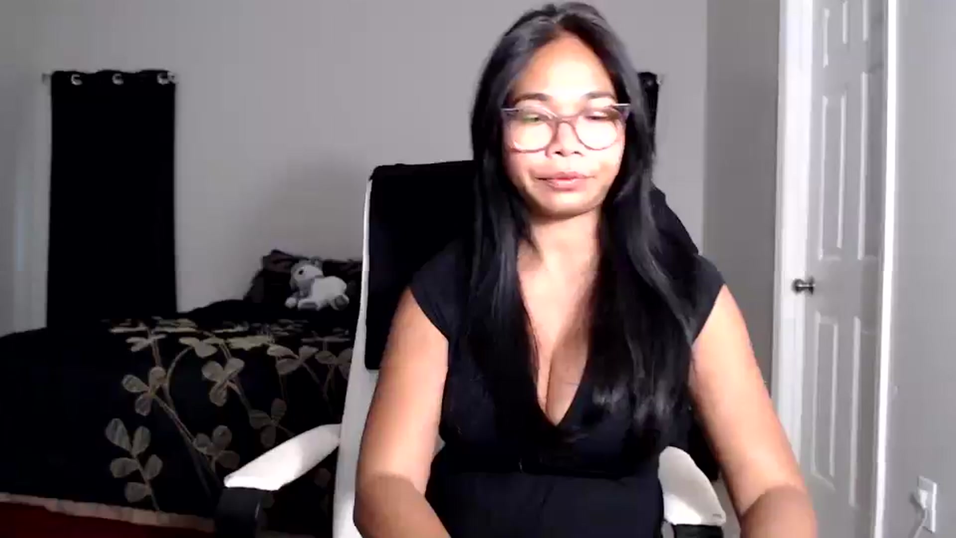 Gallery image thumbnail from Littlekai2025's myfreecams stream on, 05/12/2025, 03:12 image 2 of 20