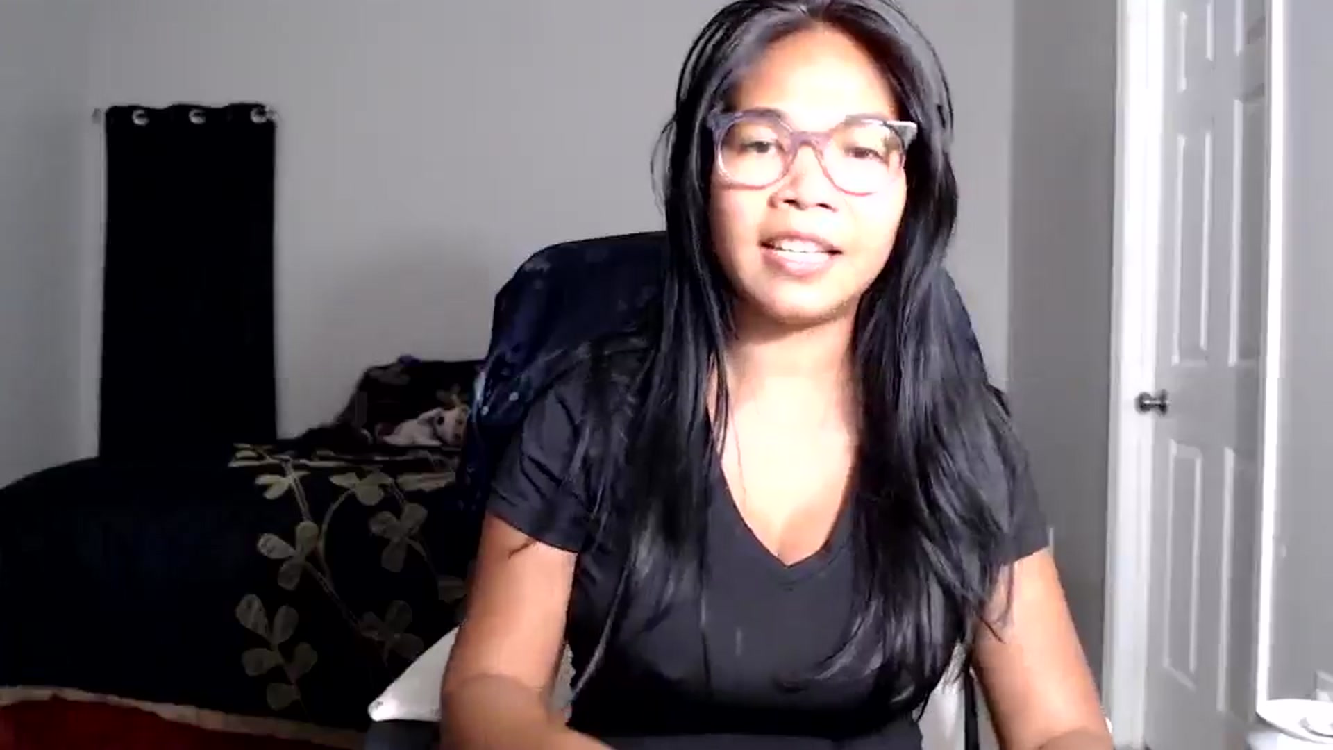 Gallery image thumbnail from Littlekai2025's myfreecams stream on, 05/14/2025, 24:55 image 16 of 20