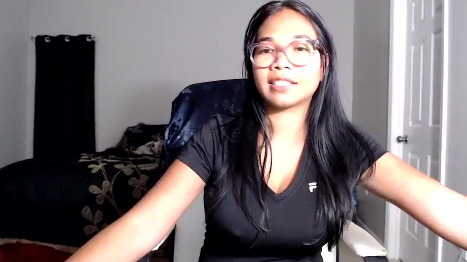 Gallery image thumbnail from Littlekai2025's myfreecams stream on, 05/14/2025, 24:55 image 18 of 20