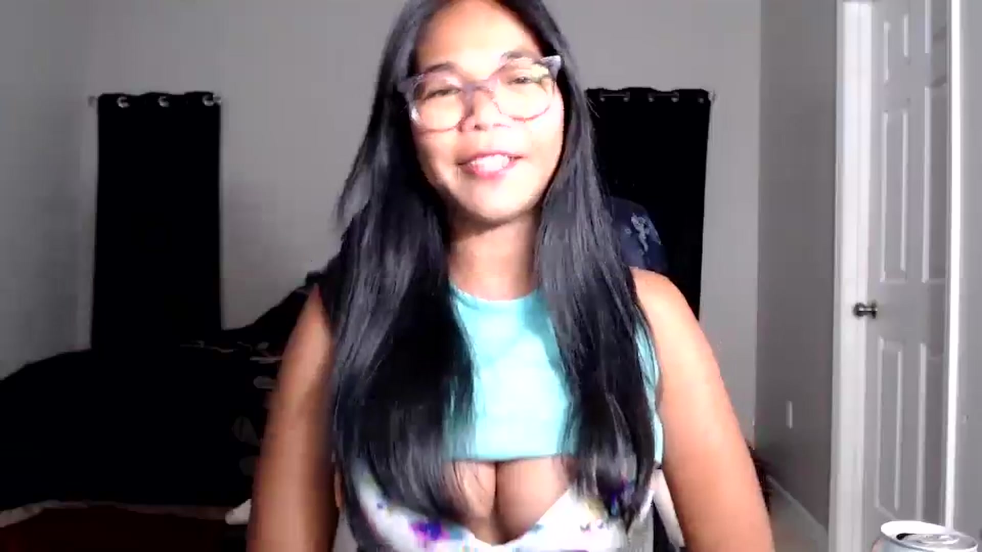 Gallery image thumbnail from Littlekai2025's myfreecams stream on, 05/15/2025, 03:46 image 19 of 20