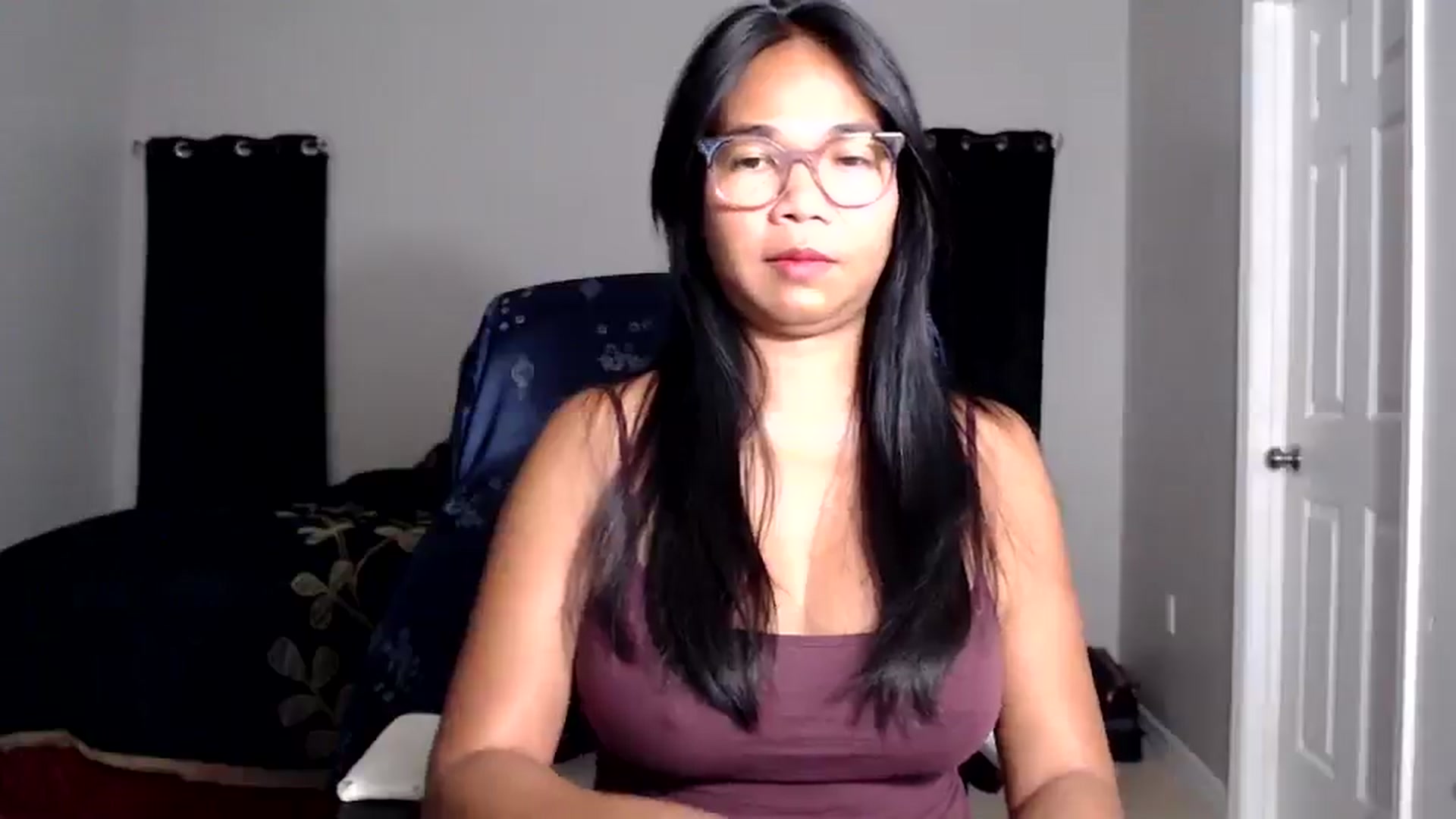 Gallery image thumbnail from Littlekai2025's myfreecams stream on, 05/16/2025, 03:11 image 6 of 20