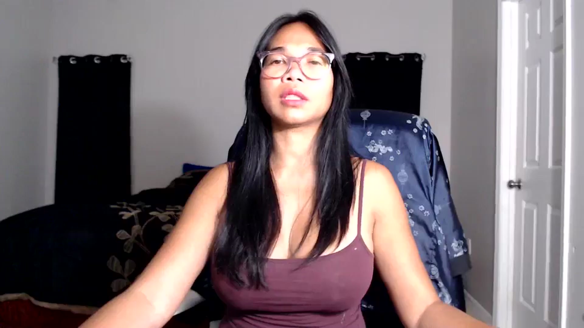 Gallery image thumbnail from Littlekai2025's myfreecams stream on, 05/16/2025, 03:11 image 4 of 20