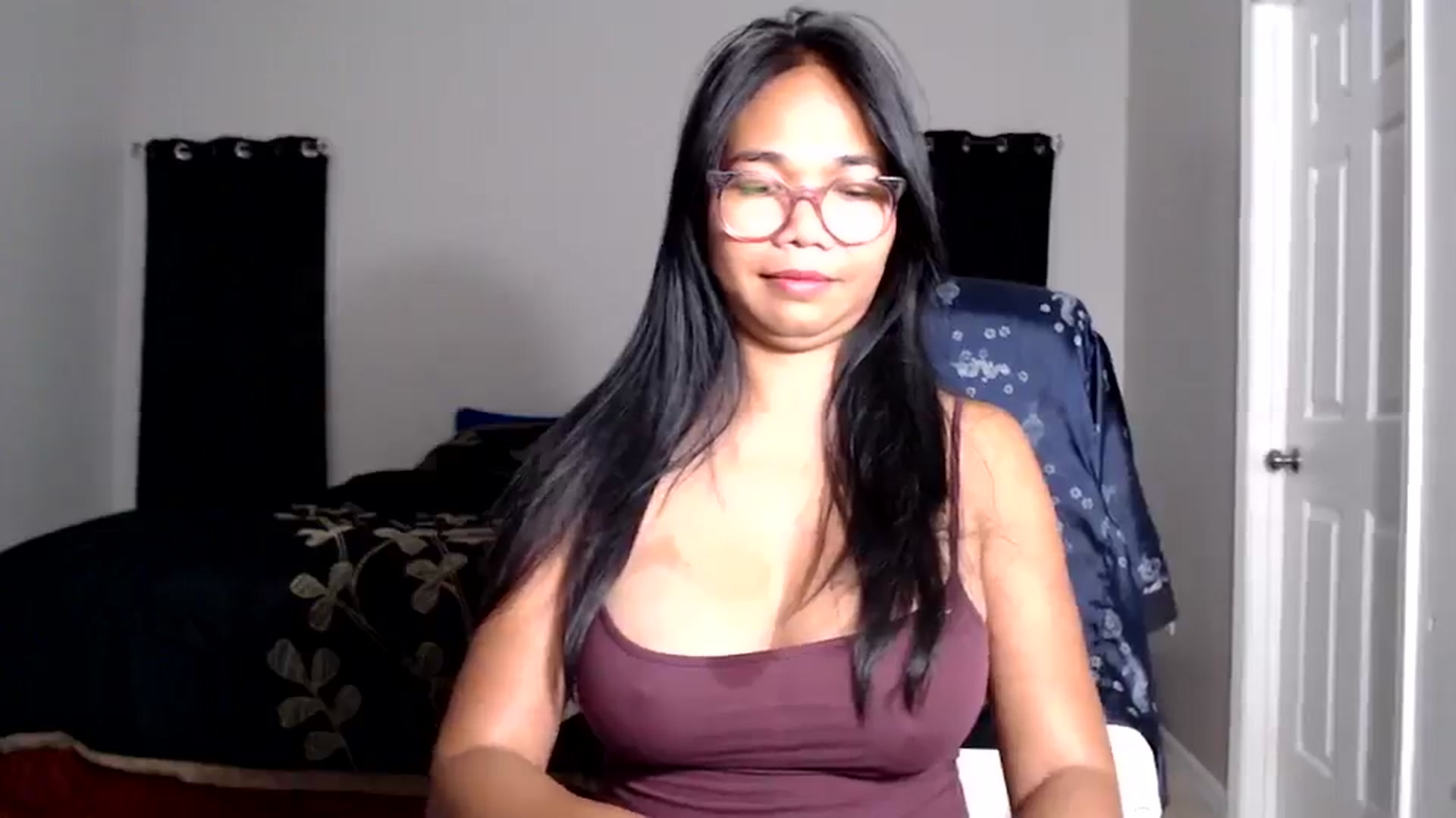 Gallery image thumbnail from Littlekai2025's myfreecams stream on, 05/16/2025, 03:11 image 15 of 20