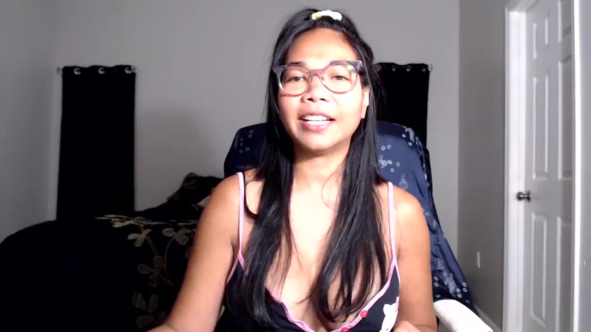 Gallery image thumbnail from Littlekai2025's myfreecams stream on, 05/17/2025, 04:00 image 7 of 20