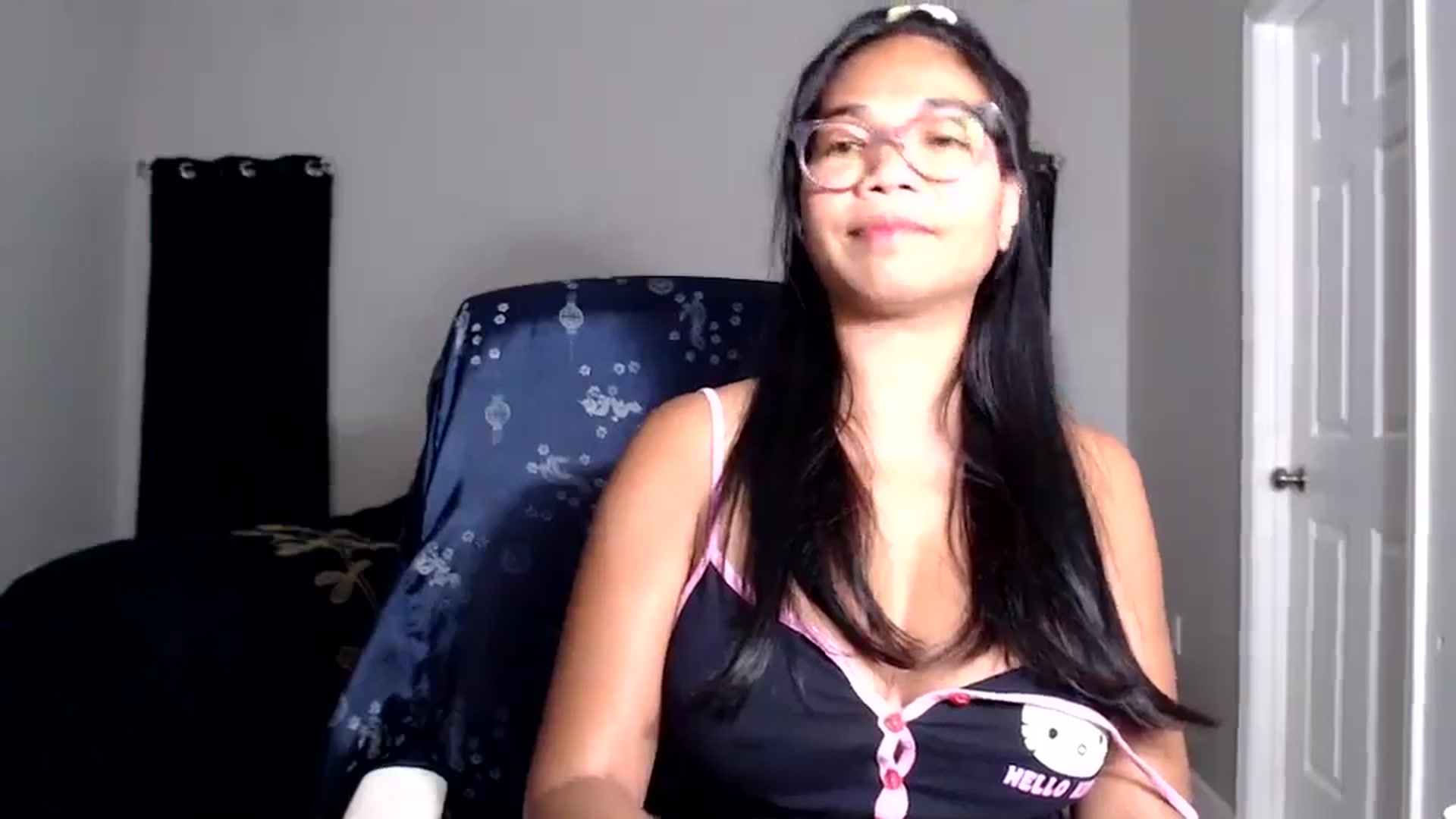 Gallery image thumbnail from Littlekai2025's myfreecams stream on, 05/17/2025, 04:00 image 17 of 20
