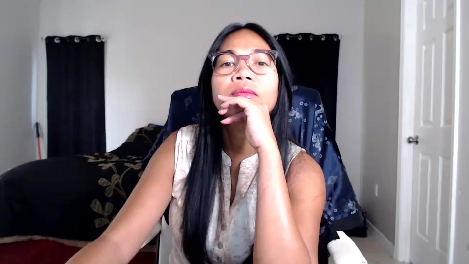 Gallery image thumbnail from Littlekai2025's myfreecams stream on, 05/19/2025, 24:11 image 1 of 20