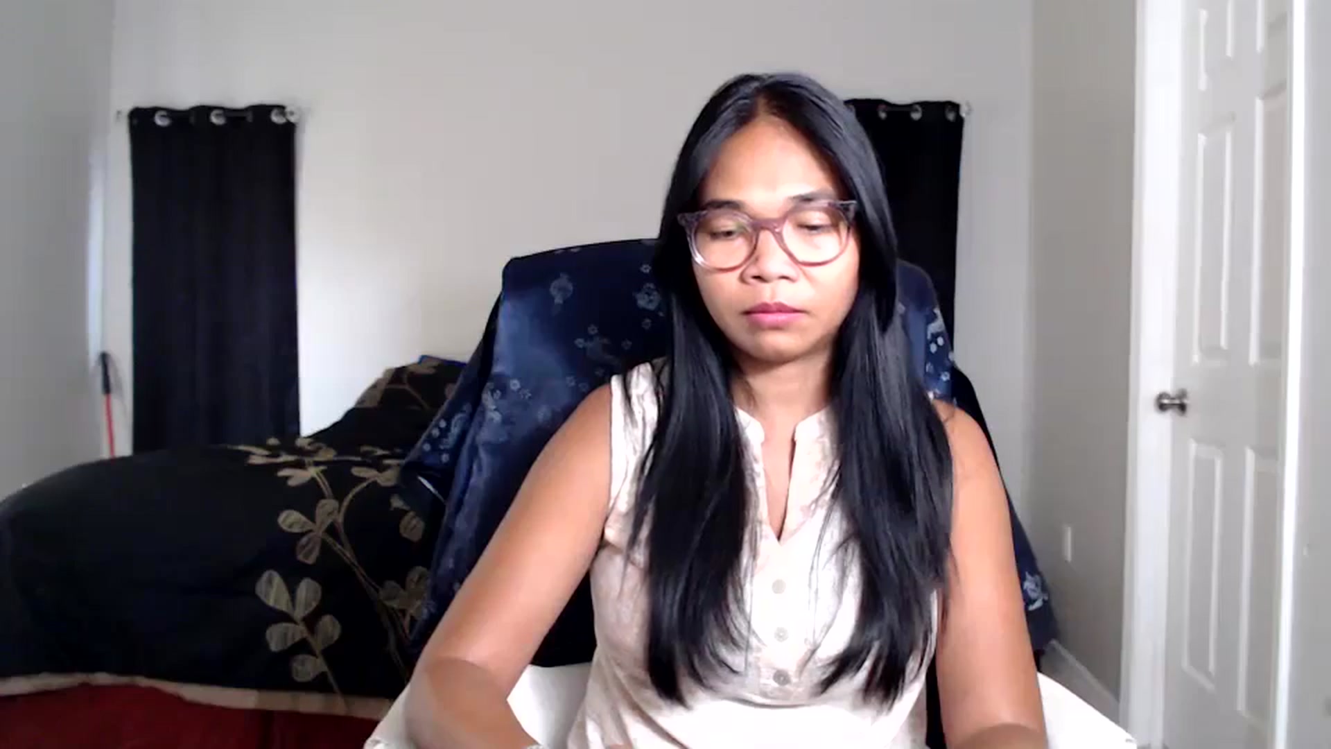 Gallery image thumbnail from Littlekai2025's myfreecams stream on, 05/19/2025, 24:11 image 4 of 20