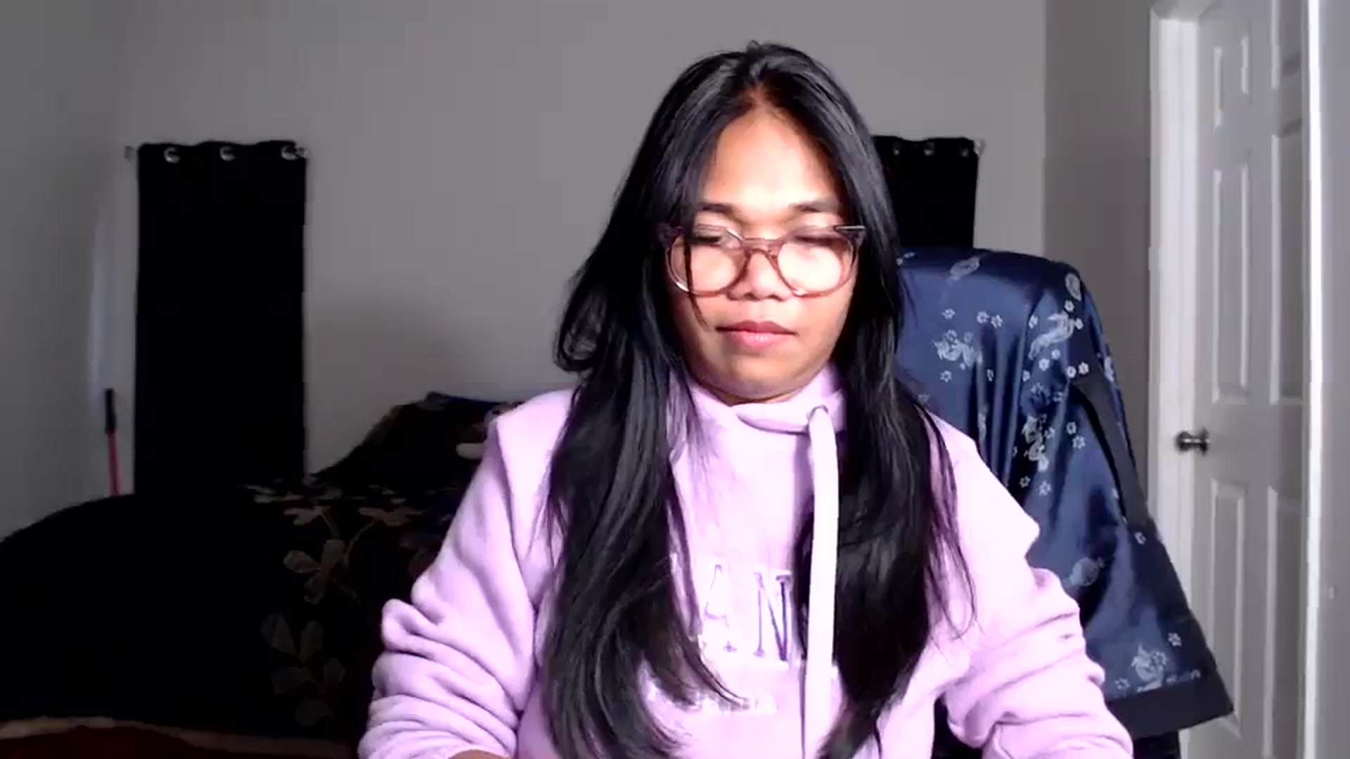 Gallery image thumbnail from Littlekai2025's myfreecams stream on, 05/19/2025, 24:11 image 19 of 20