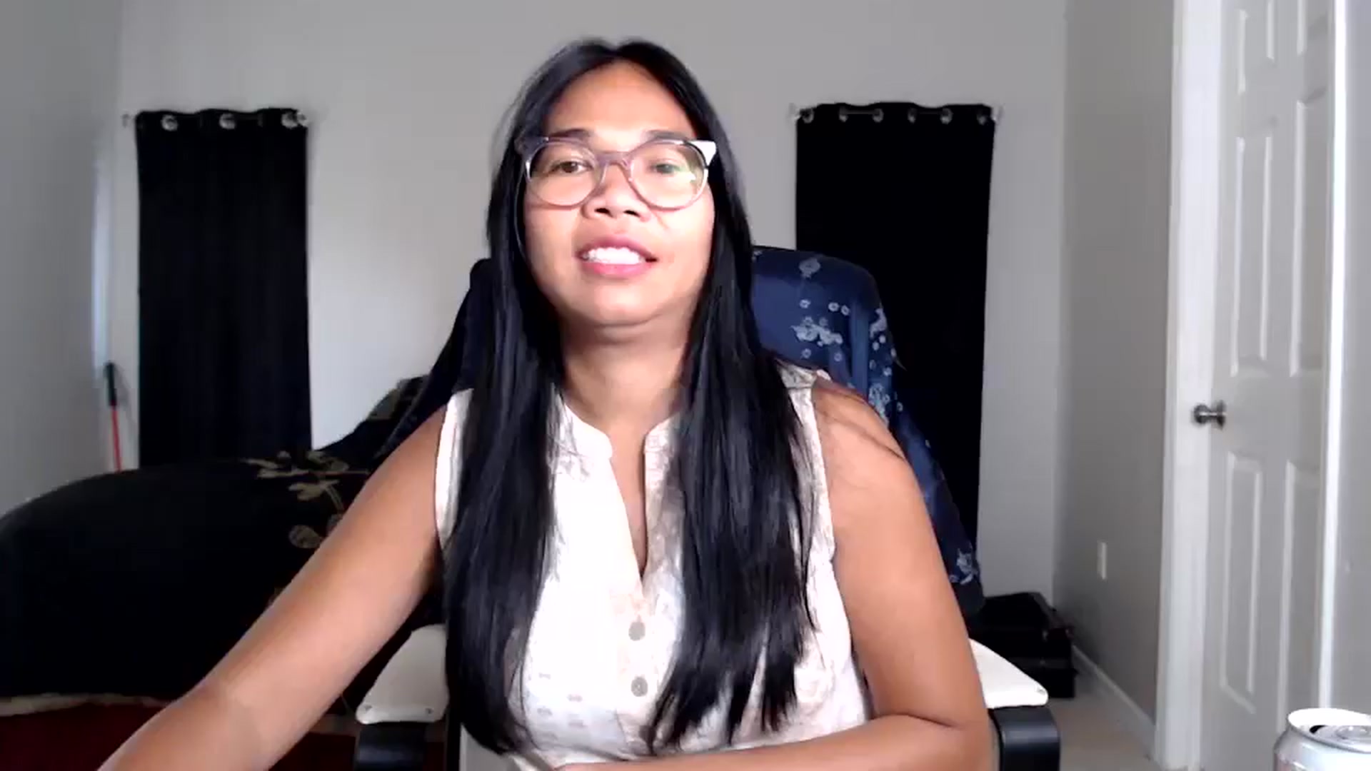 Gallery image thumbnail from Littlekai2025's myfreecams stream on, 05/19/2025, 24:11 image 8 of 20