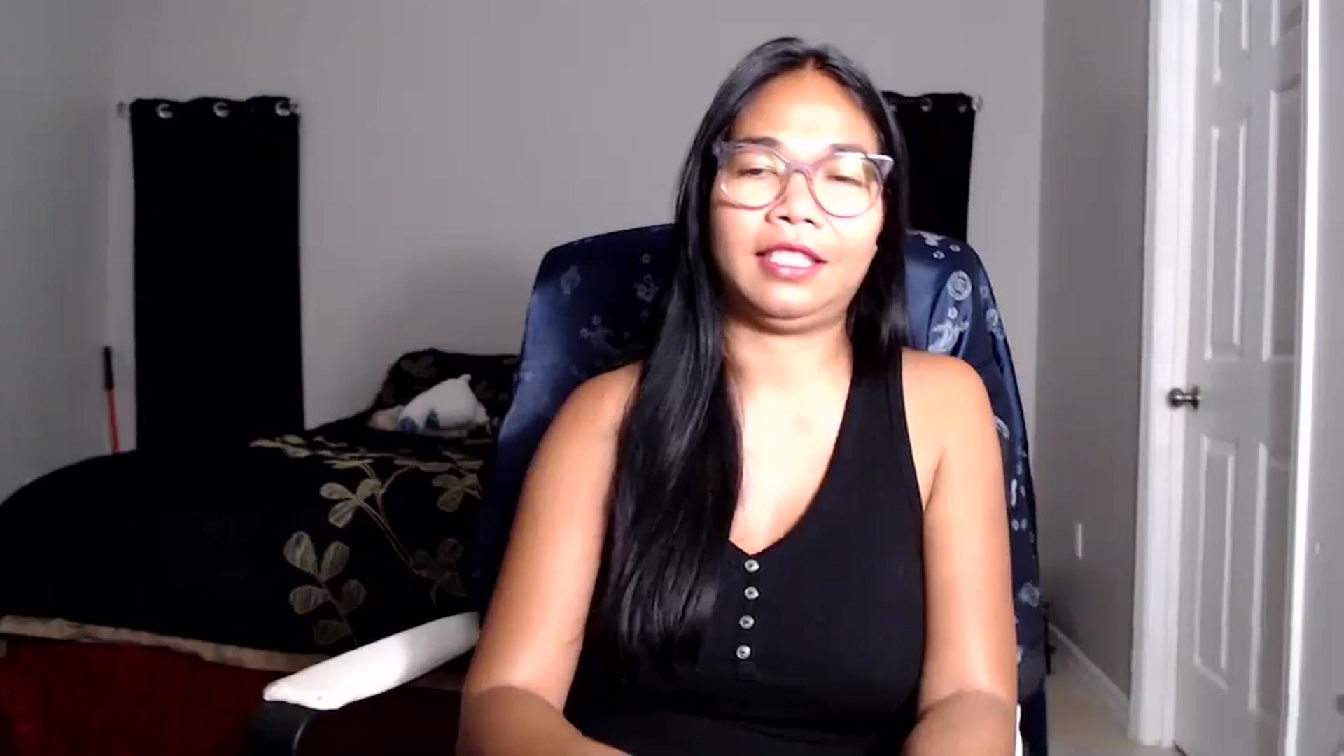 Gallery image thumbnail from Littlekai2025's myfreecams stream on, 05/20/2025, 02:24 image 8 of 20
