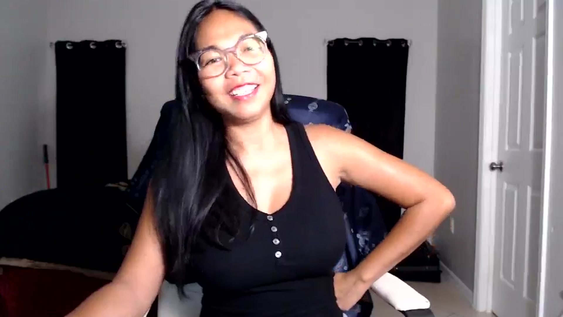 Gallery image thumbnail from Littlekai2025's myfreecams stream on, 05/20/2025, 02:24 image 2 of 20