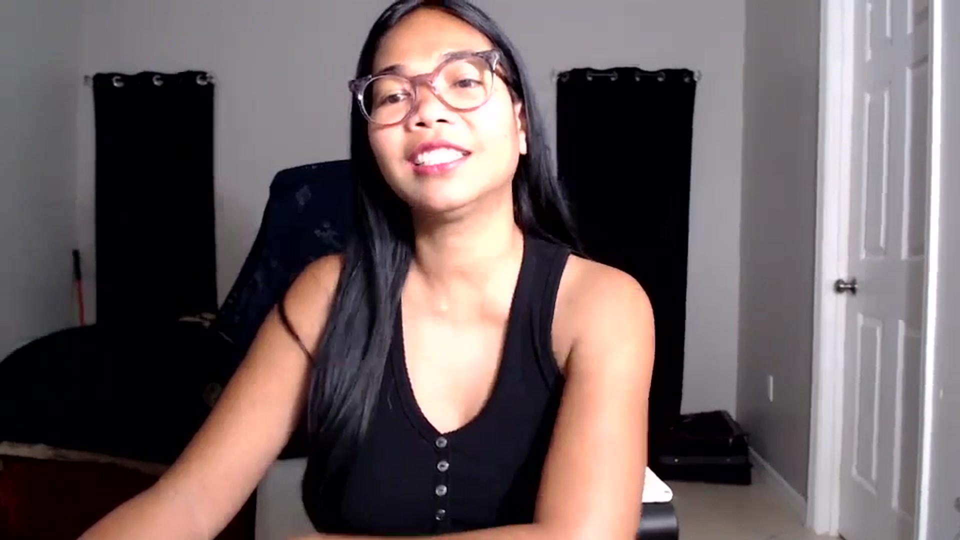 Gallery image thumbnail from Littlekai2025's myfreecams stream on, 05/20/2025, 02:24 image 12 of 20