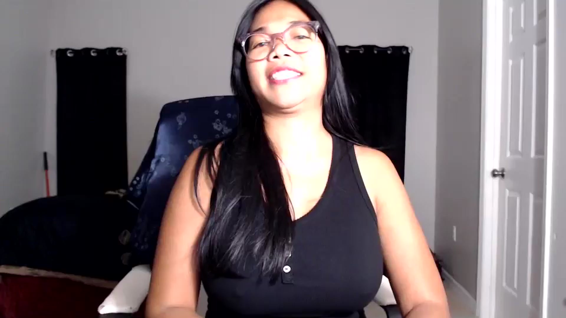 Gallery image thumbnail from Littlekai2025's myfreecams stream on, 05/20/2025, 02:24 image 19 of 20