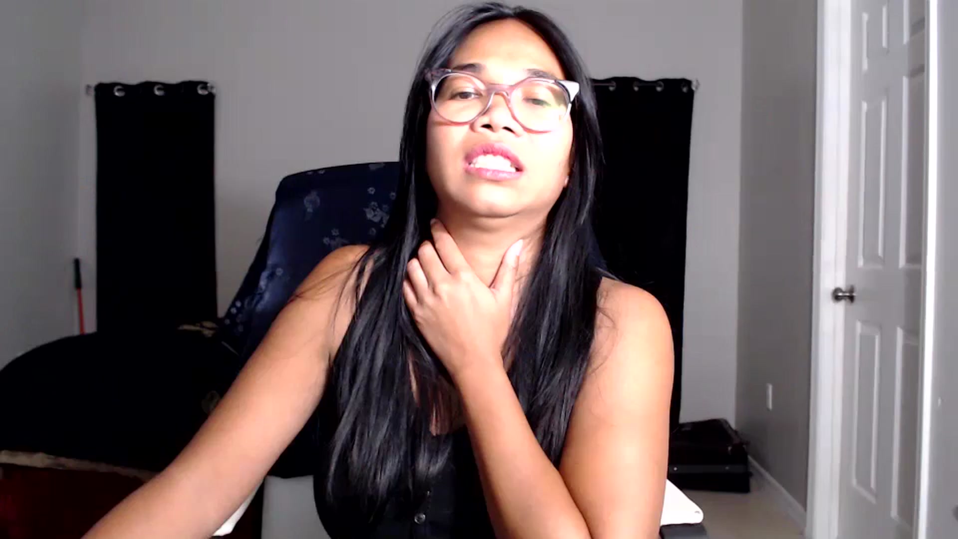 Gallery image thumbnail from Littlekai2025's myfreecams stream on, 05/20/2025, 02:24 image 18 of 20